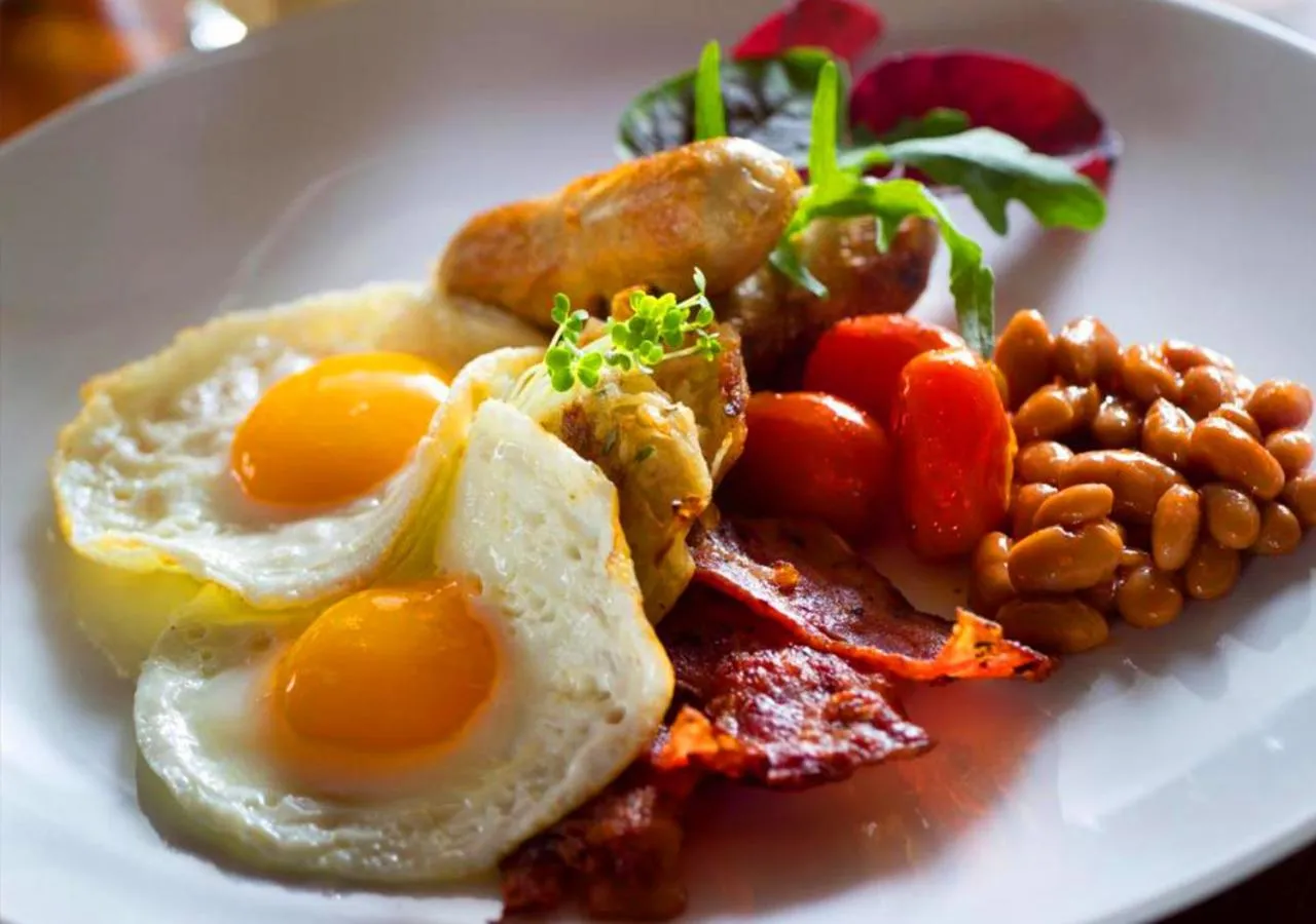 Food and drinks in Seminyak Icon - by Karaniya Experience - CHSE certified