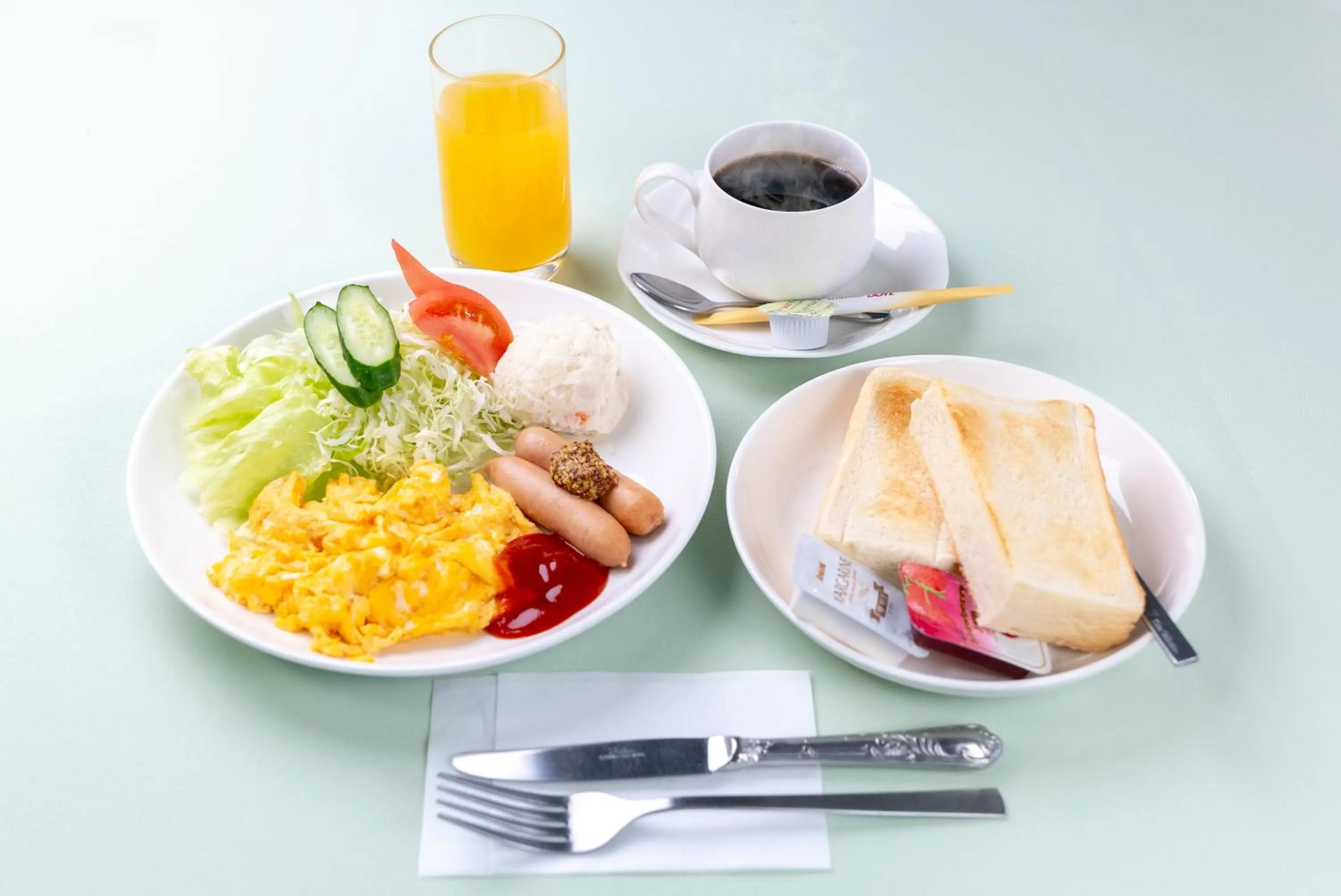 Breakfast in Tendo Central Hotel