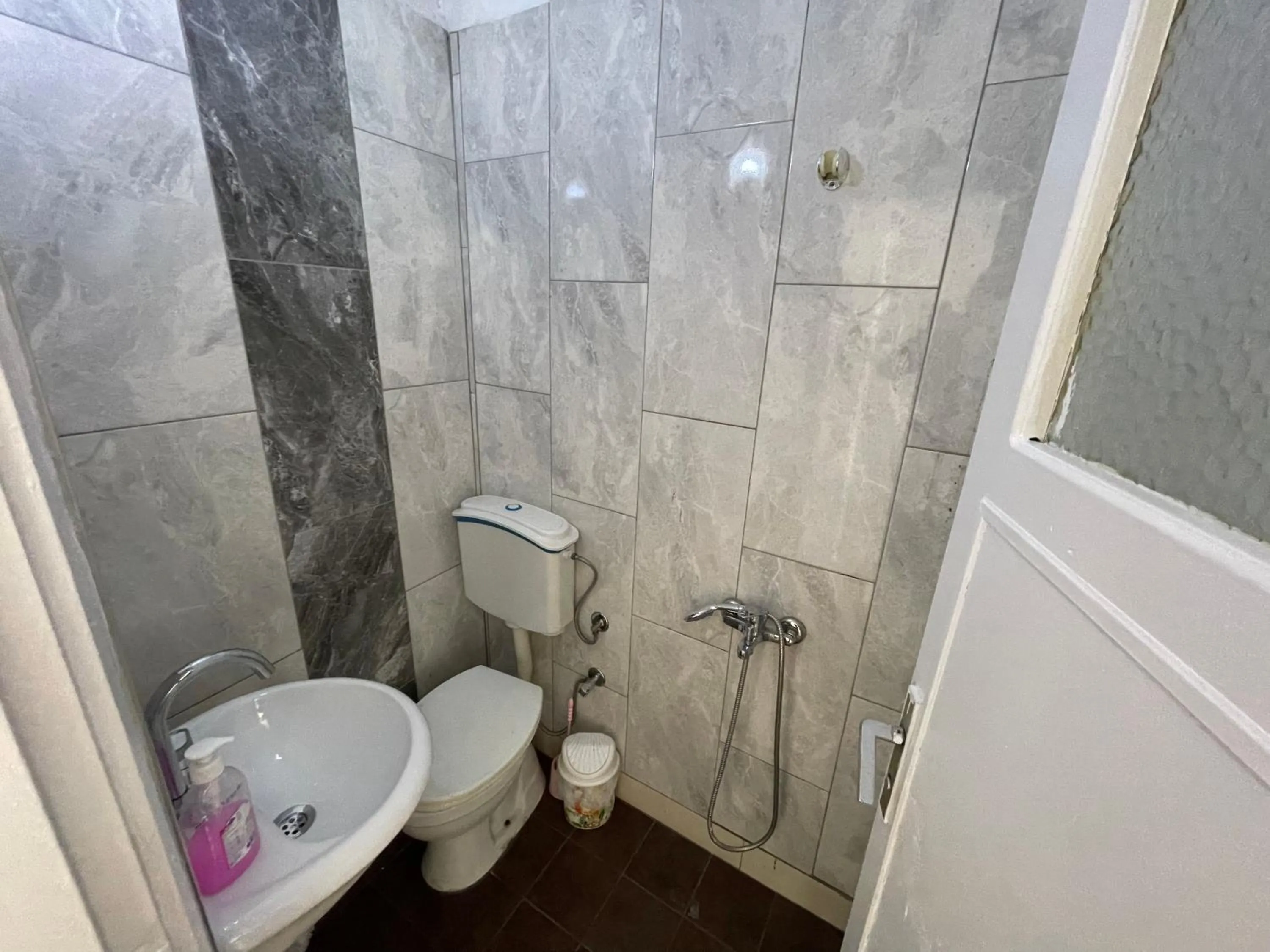 Shower in Ersoy Ak Pansiyon