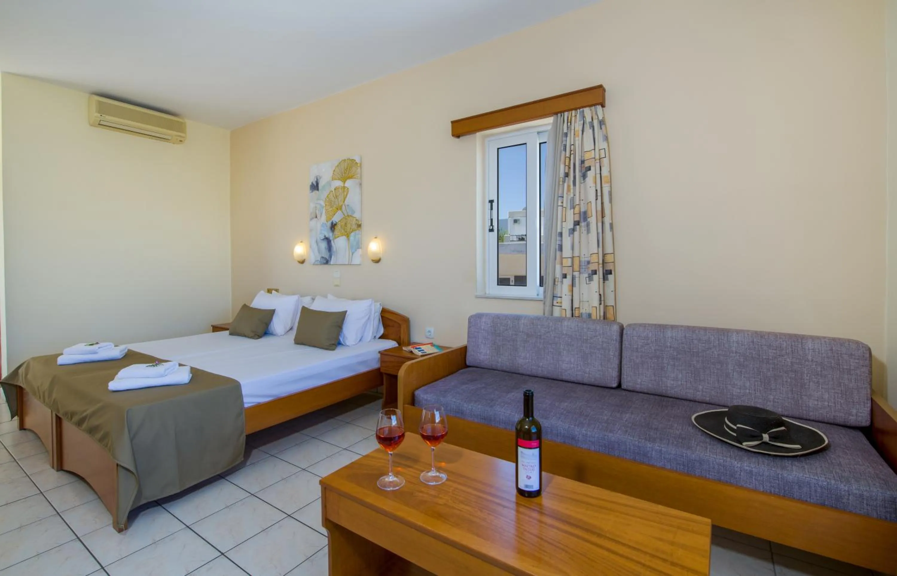 Photo of the whole room, Bed in Dias Hotel Apartments