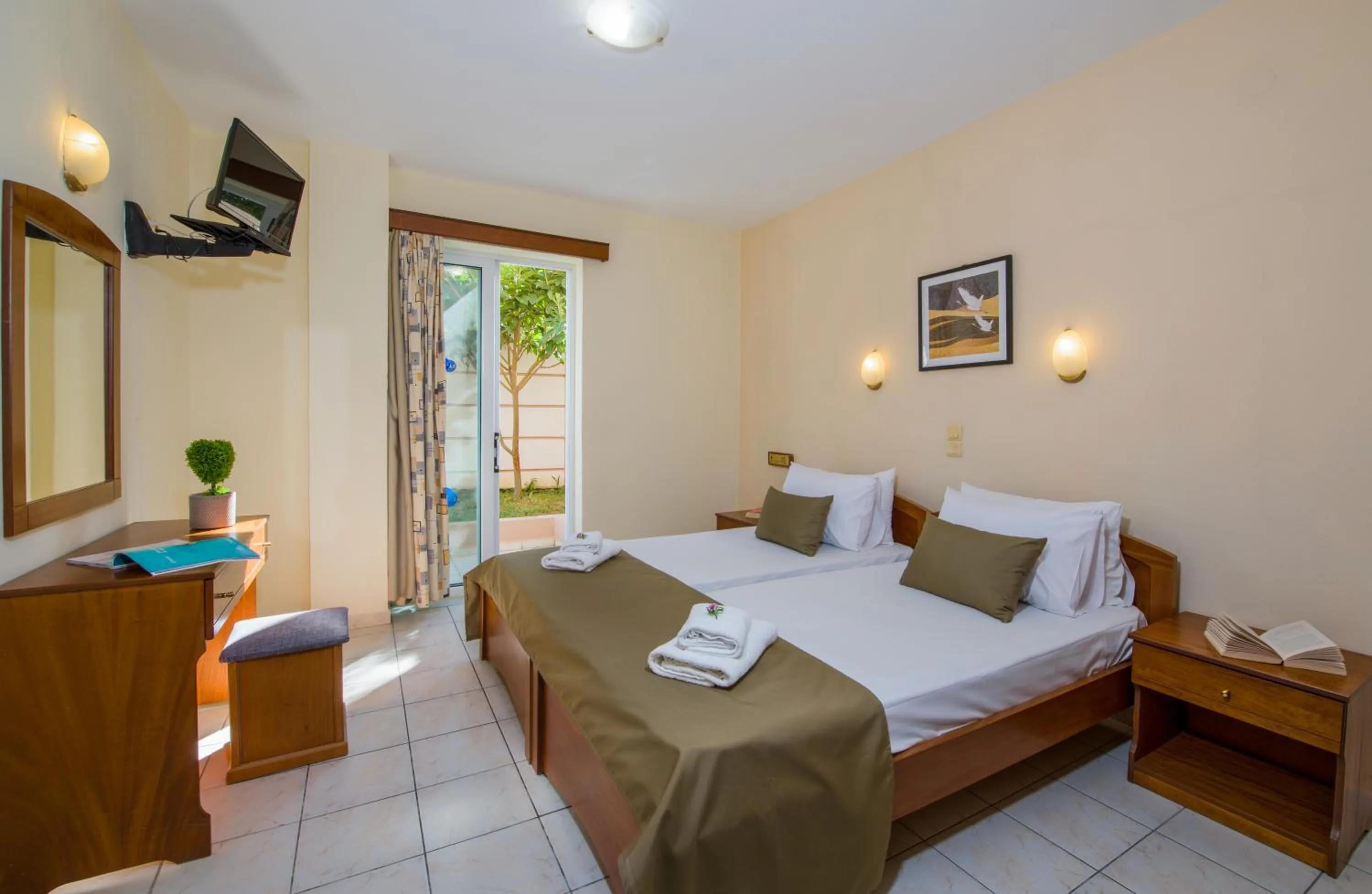 TV and multimedia, Bed in Dias Hotel Apartments