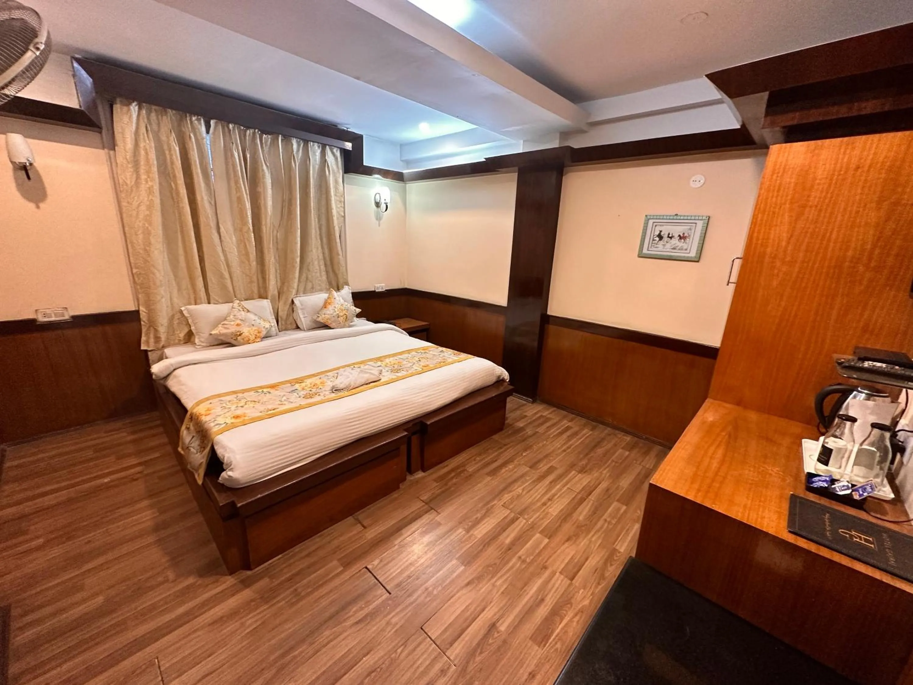 Bed in Hotel Gajraj