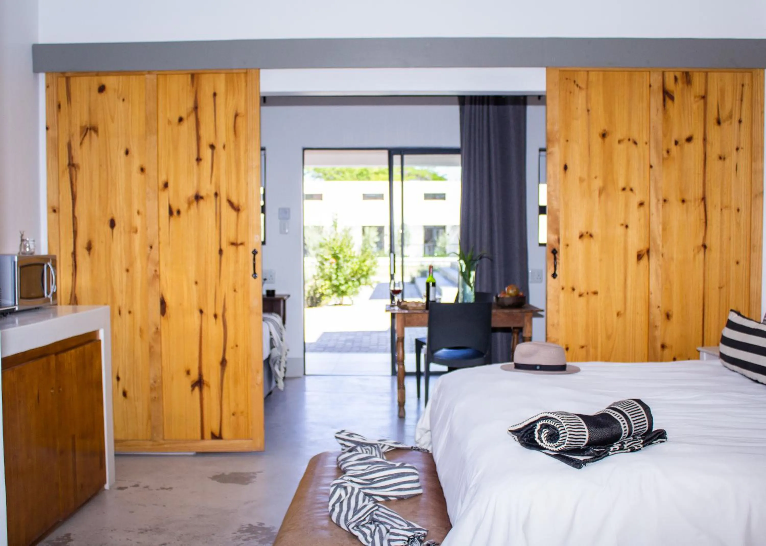 Bed in Karoo Retreat- Self Catering Villas and Guest House