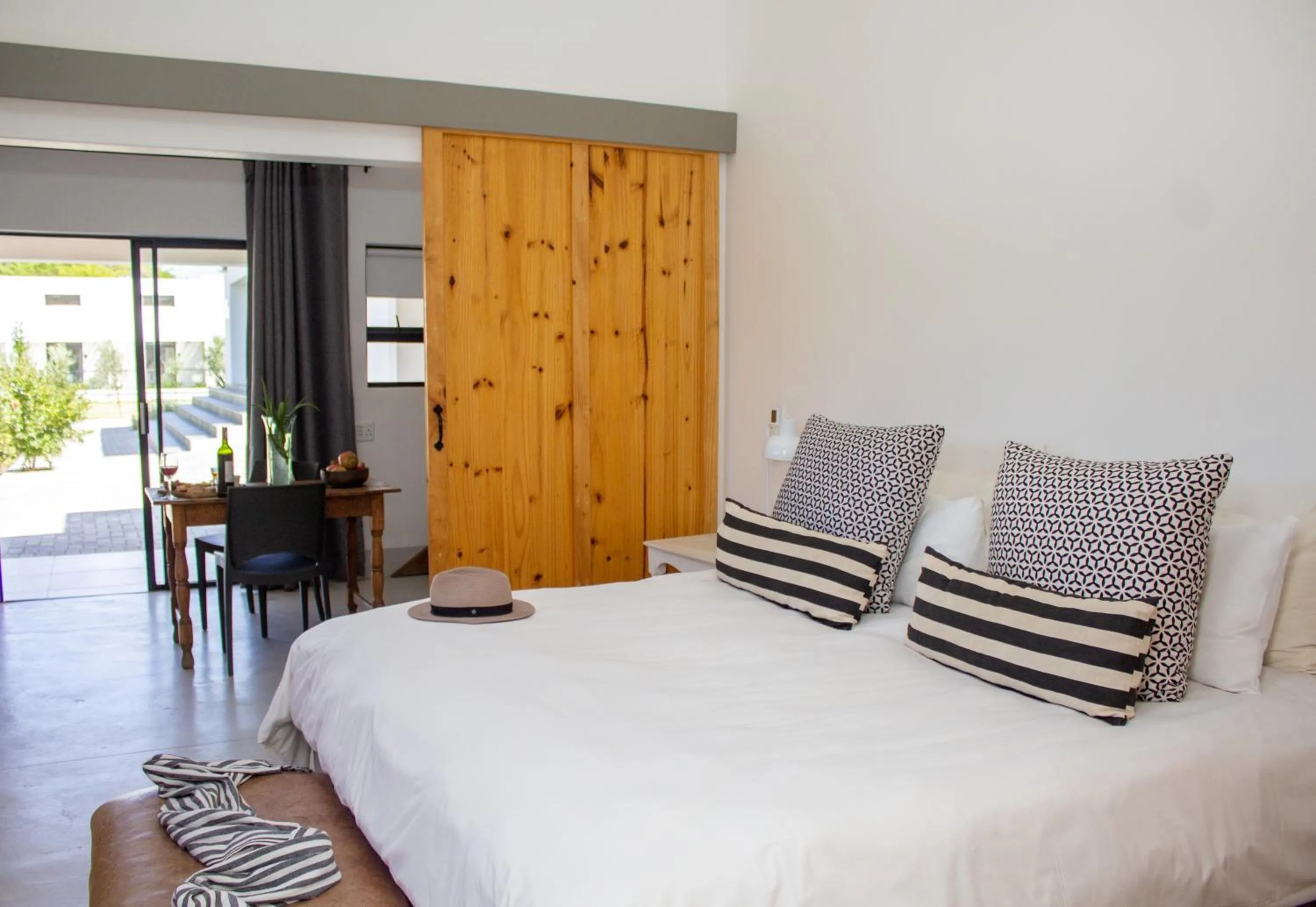 Bed in Karoo Retreat- Self Catering Villas and Guest House