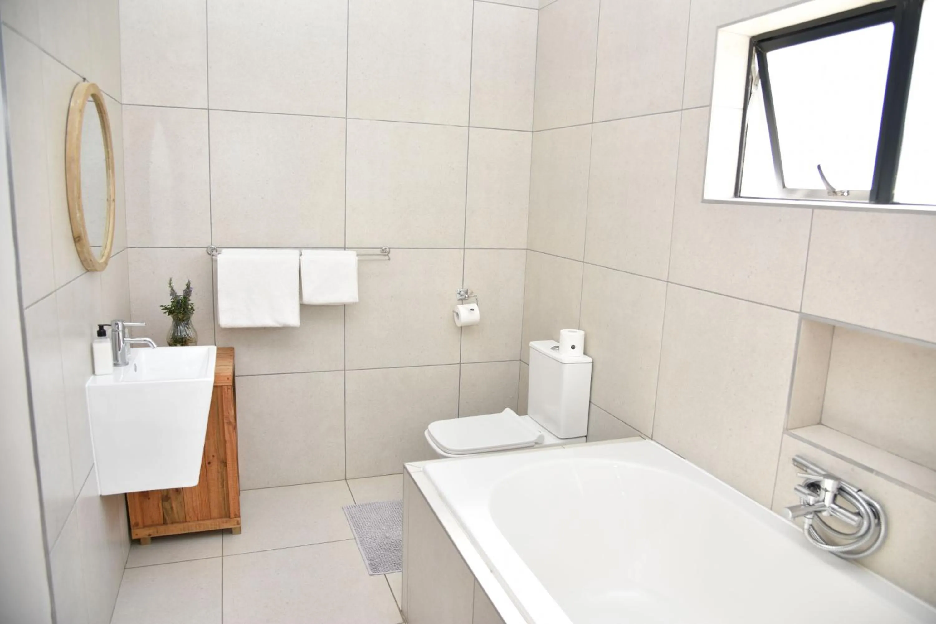 Bathroom in Karoo Retreat- Self Catering Villas and Guest House