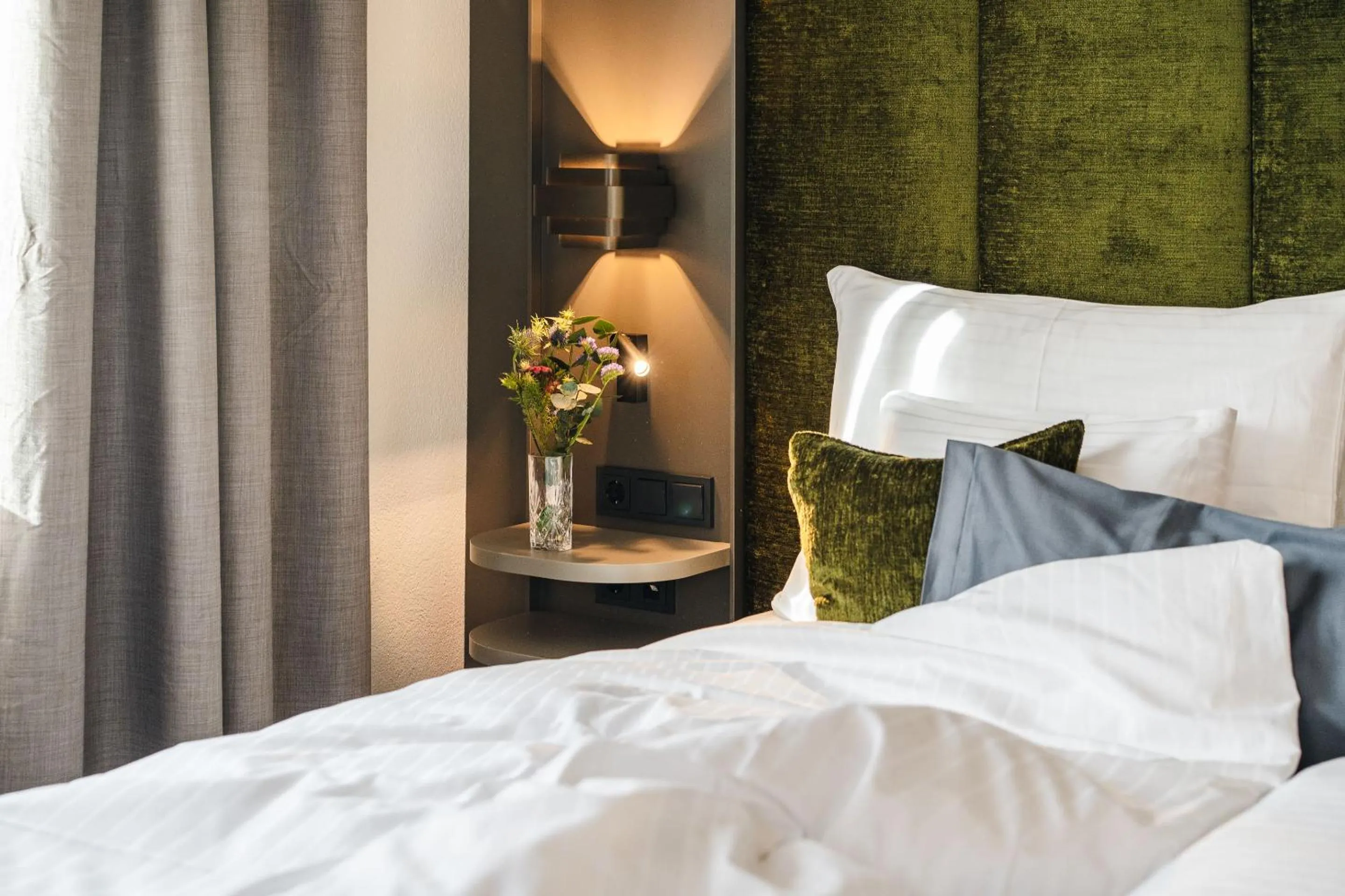 Bed in ARPURIA l 4 Star Superior l Adults Only