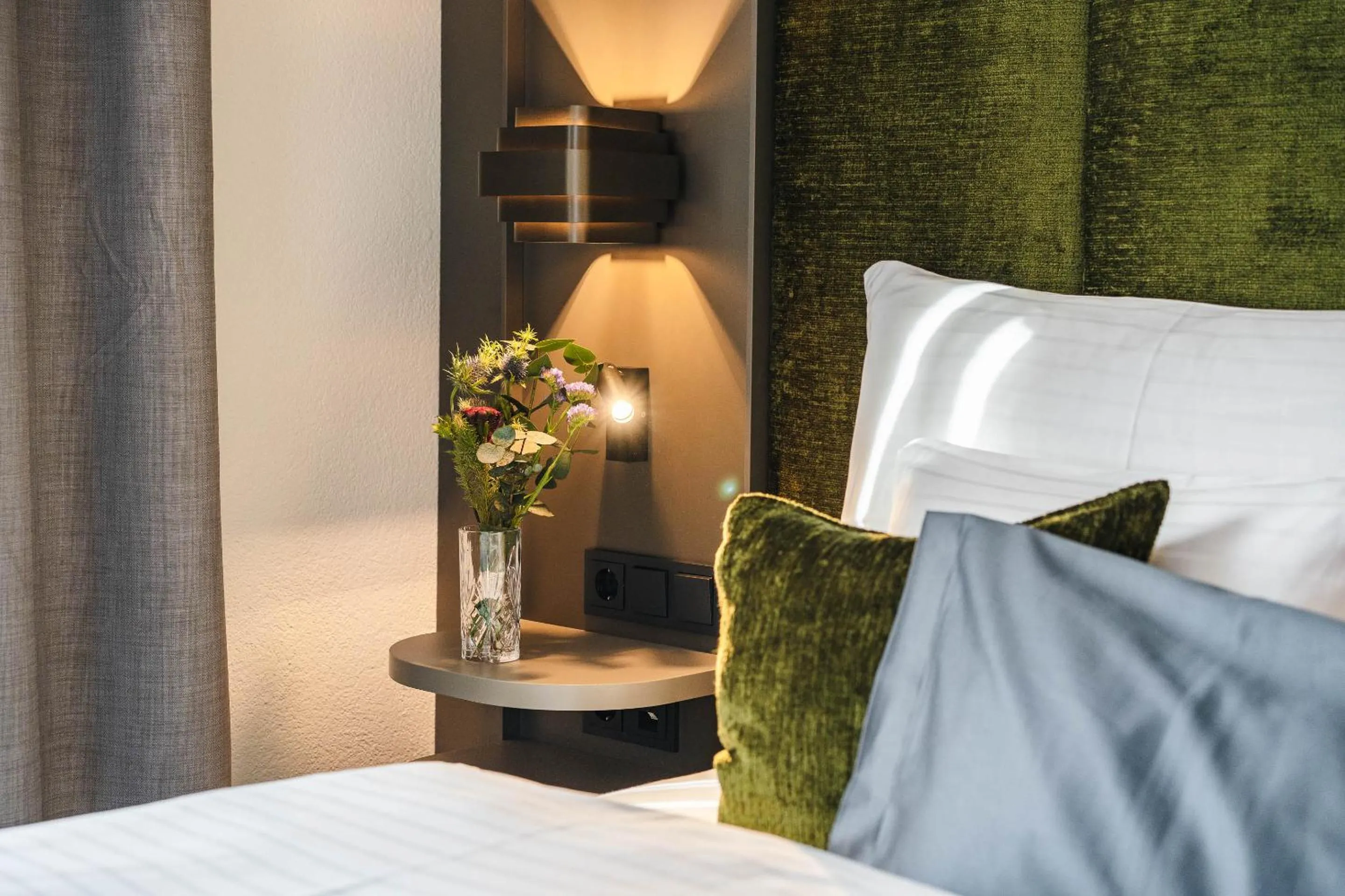 Bed in ARPURIA l 4 Star Superior l Adults Only