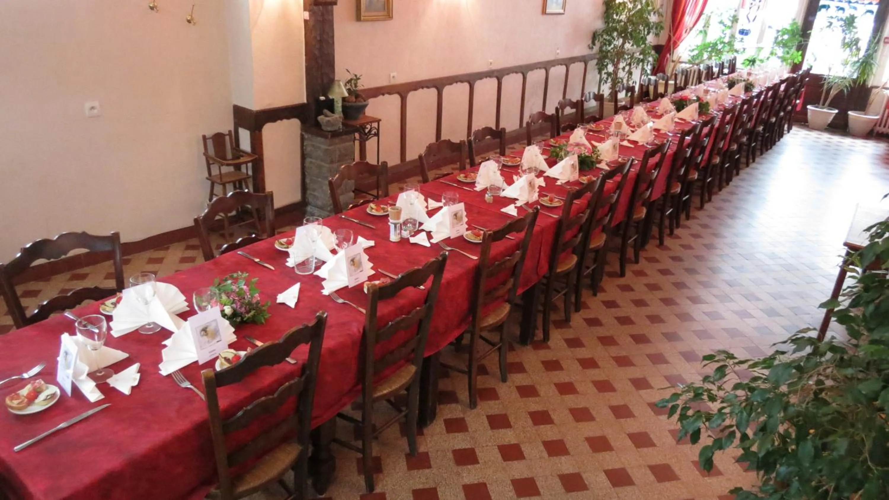 Restaurant/places to eat in Hotel Au Petit Béarn