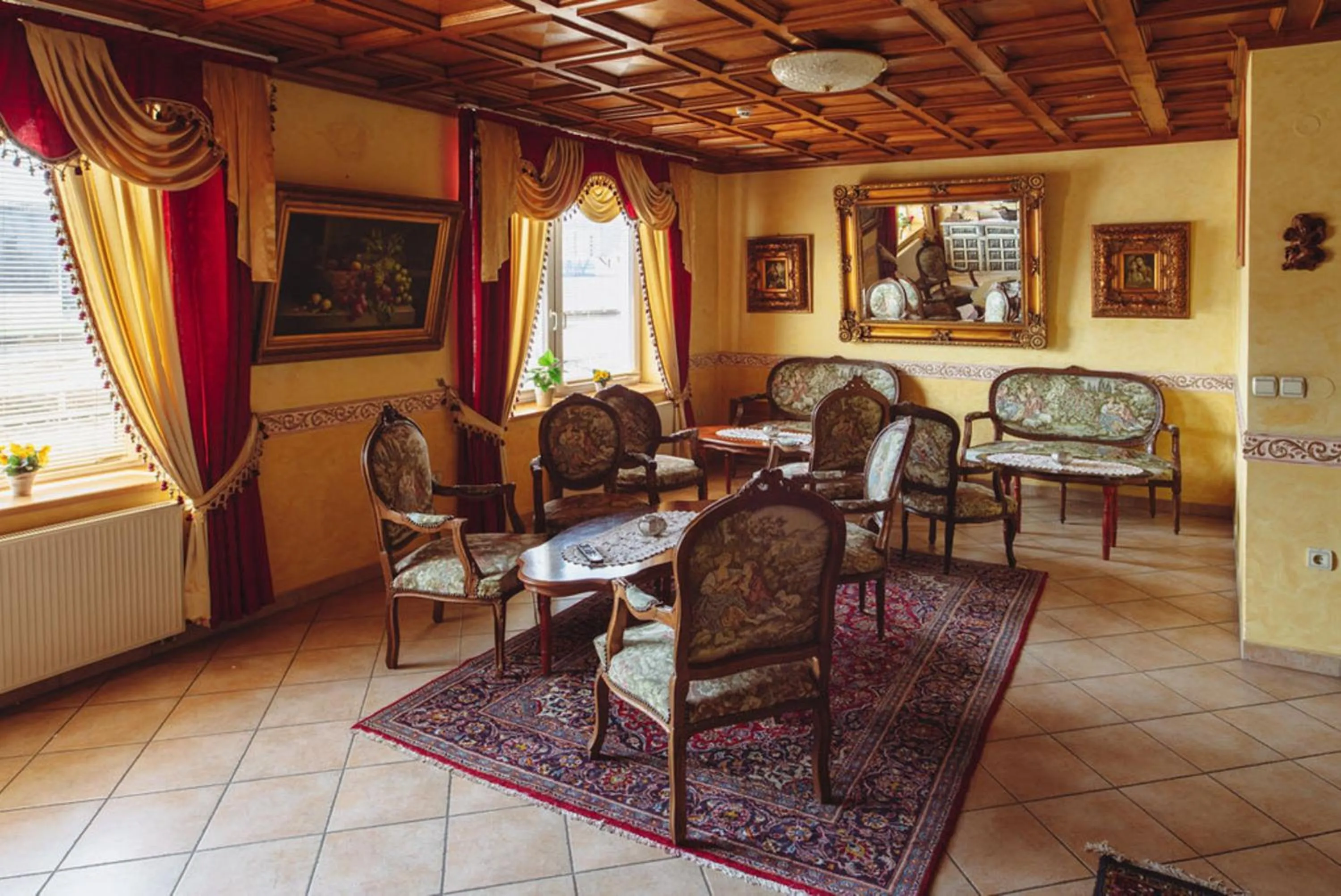 Communal lounge/ TV room in Hotel Grande