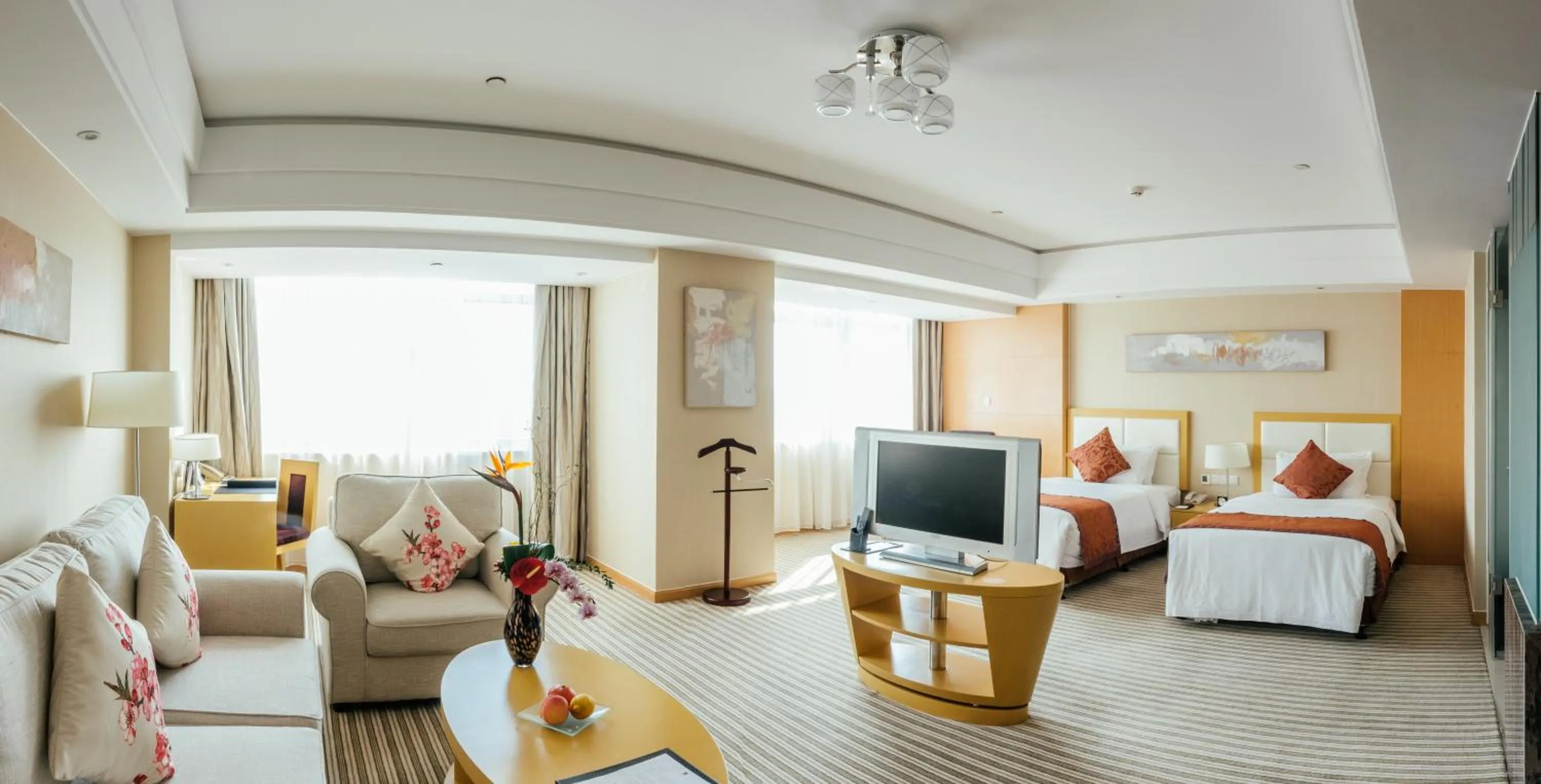 TV/Entertainment Center in Grand Metropark Hotel Suzhou