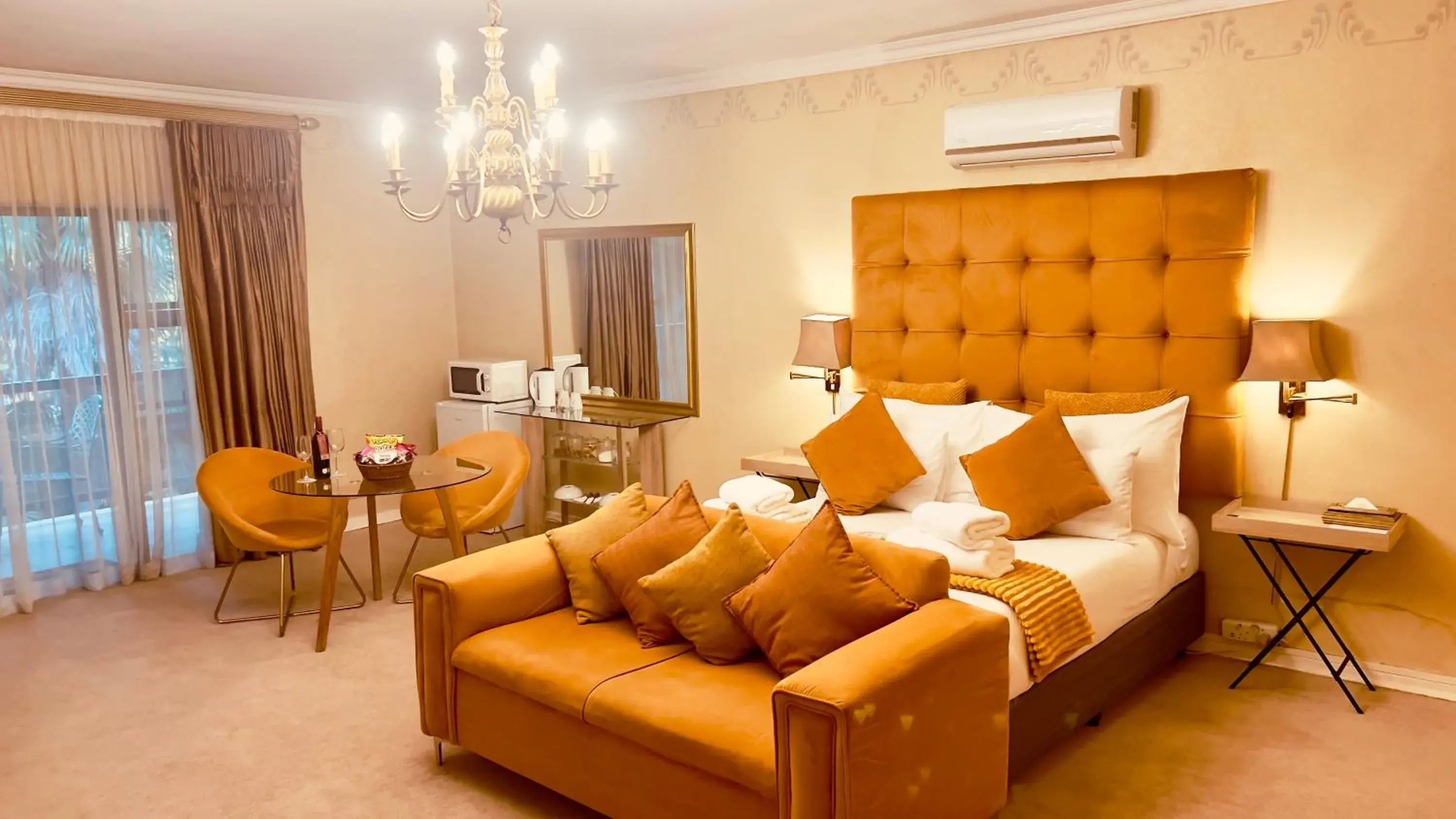 Superior Queen Room in 27A on Angus Superior Queen Room in 27A on Angus