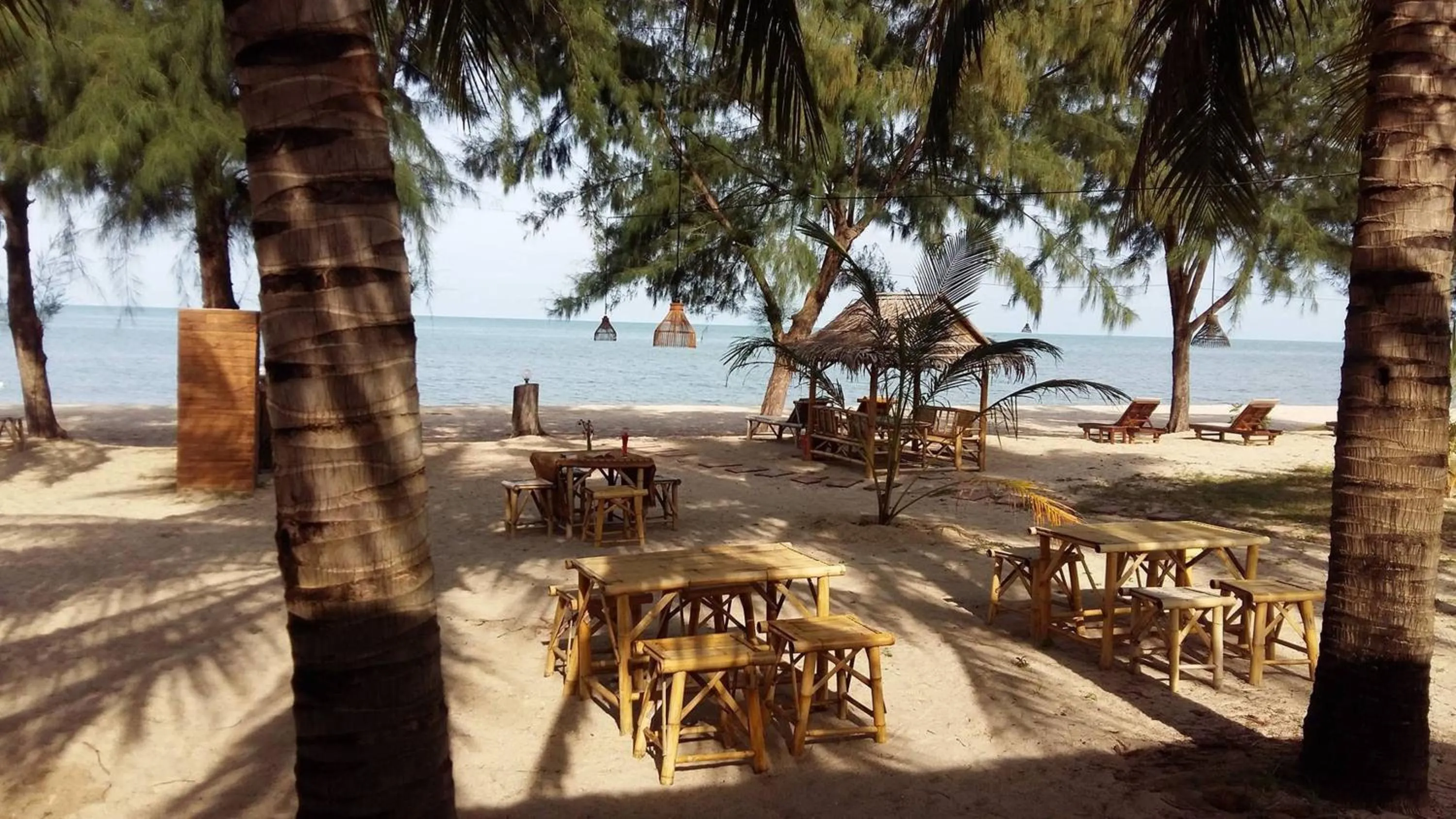 Restaurant/places to eat in Ao Thai Resort