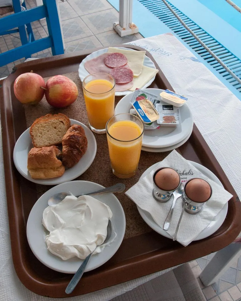 Restaurant/places to eat in Villa Michalis