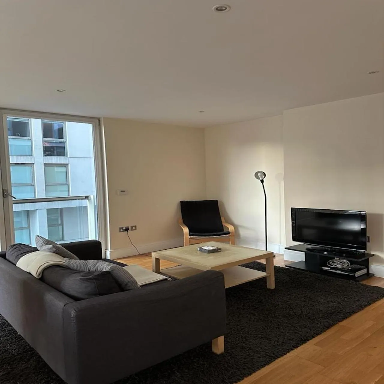 Communal lounge/ TV room in Canary Wharf - Luxury Apartments