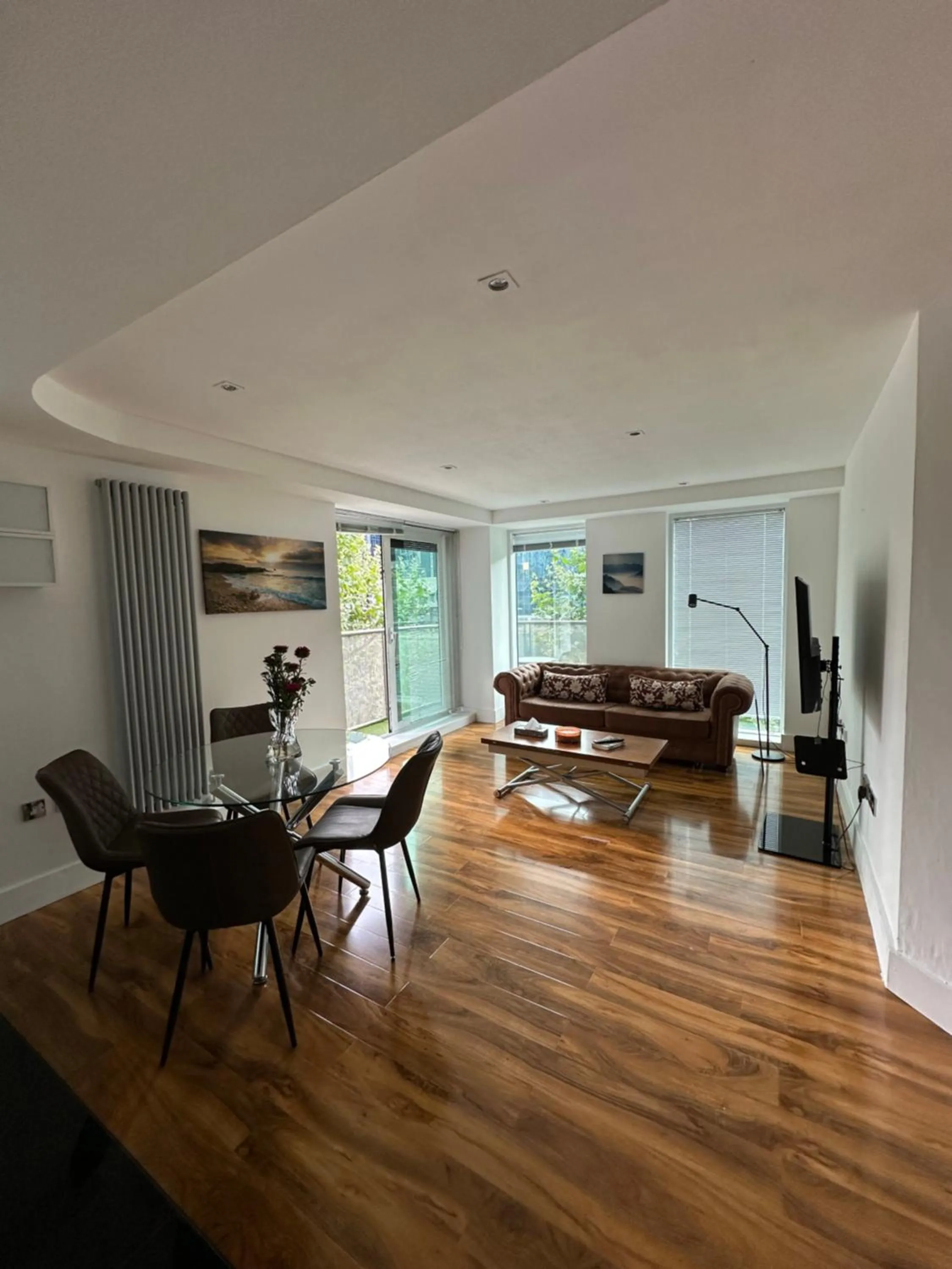 TV and multimedia in Canary Wharf - Luxury Apartments