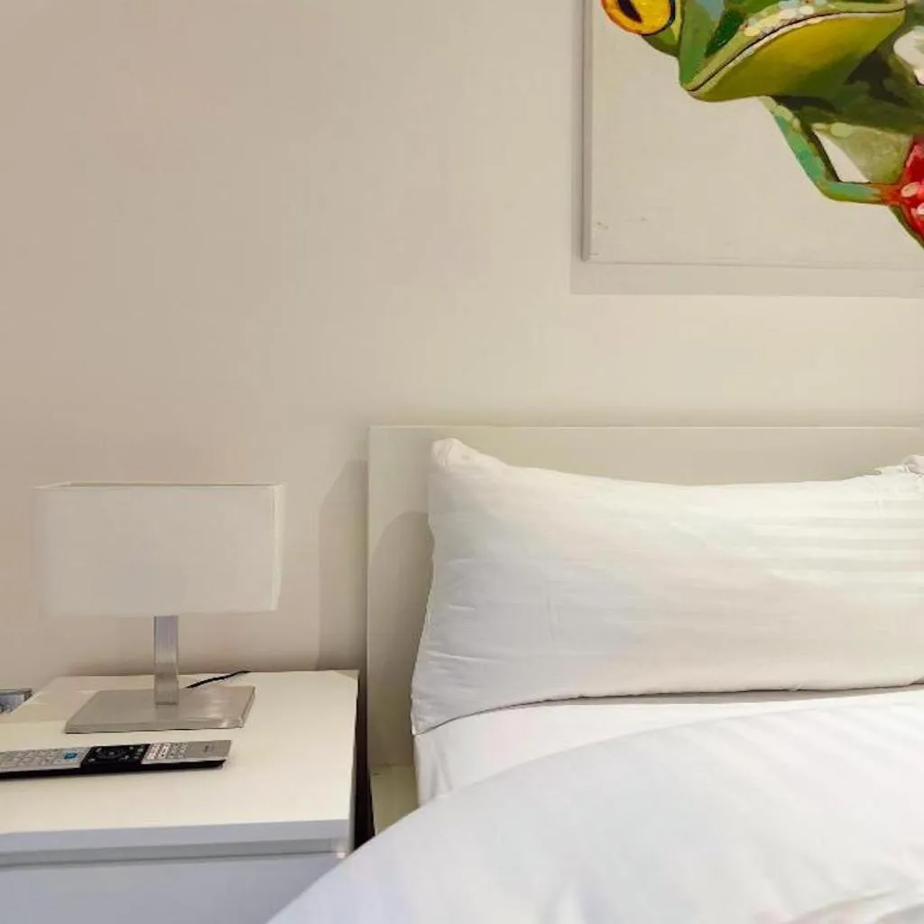 Bed in Canary Wharf - Luxury Apartments