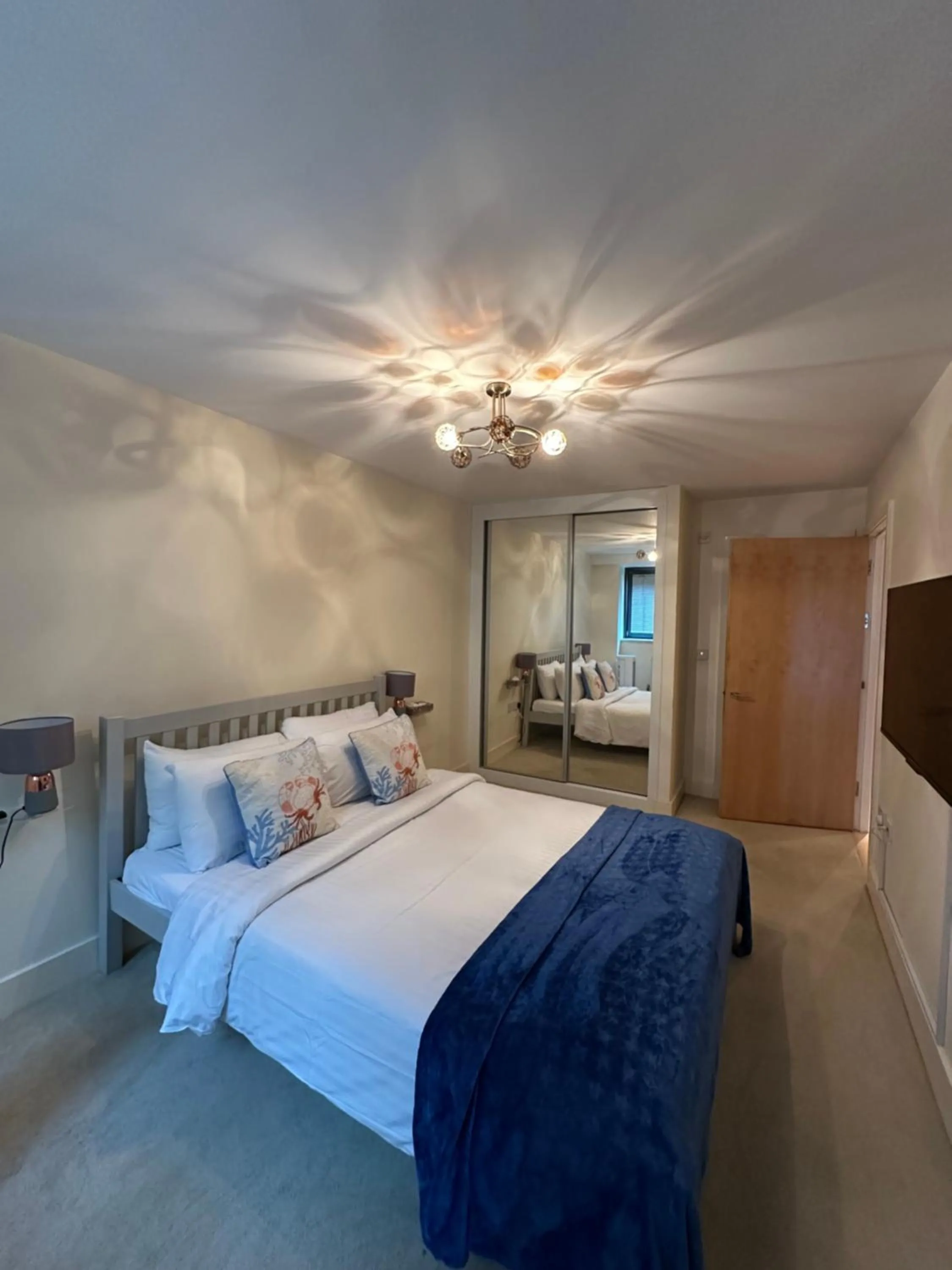 Bed in Canary Wharf - Luxury Apartments