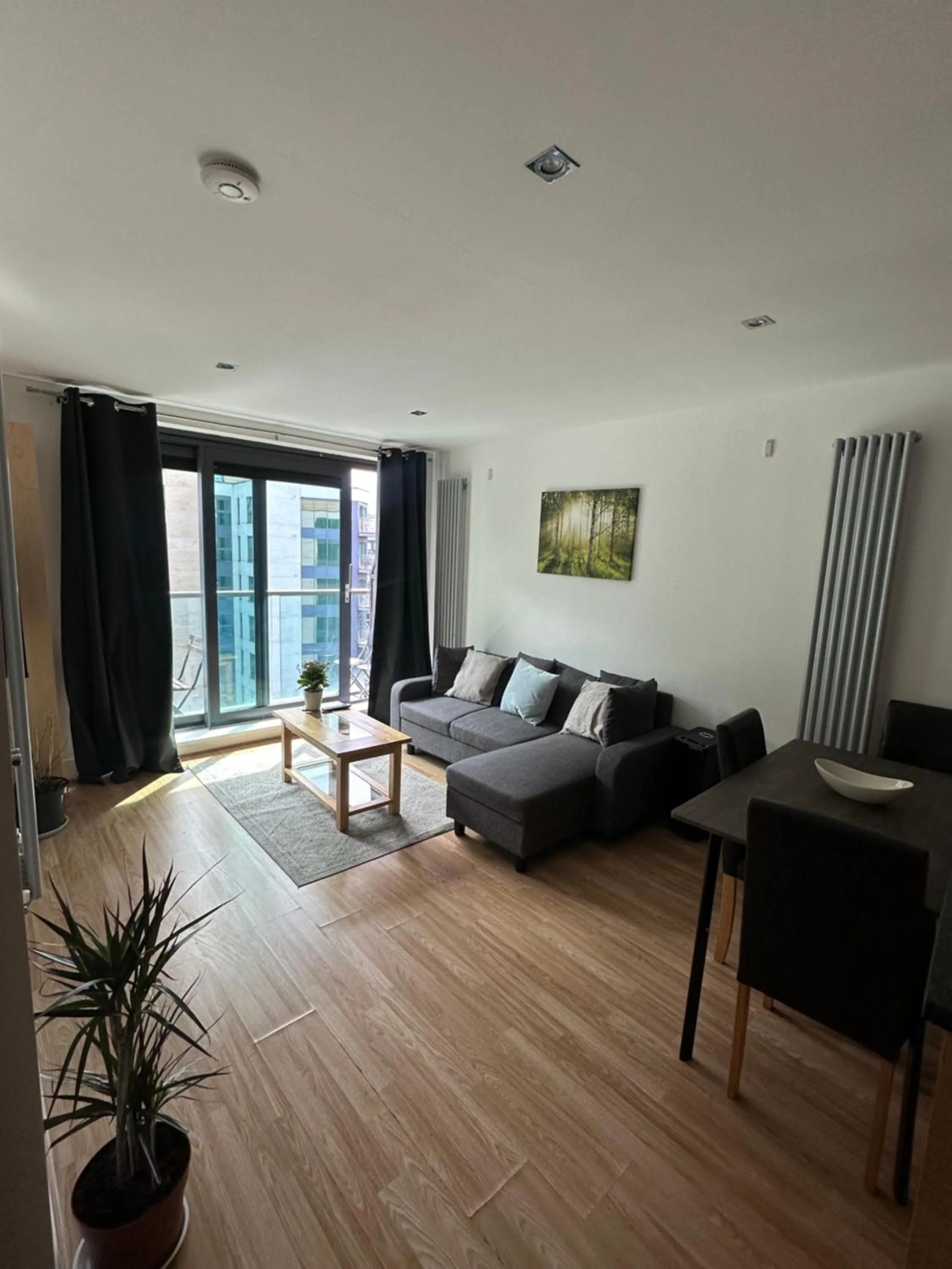 Bed in Canary Wharf - Luxury Apartments