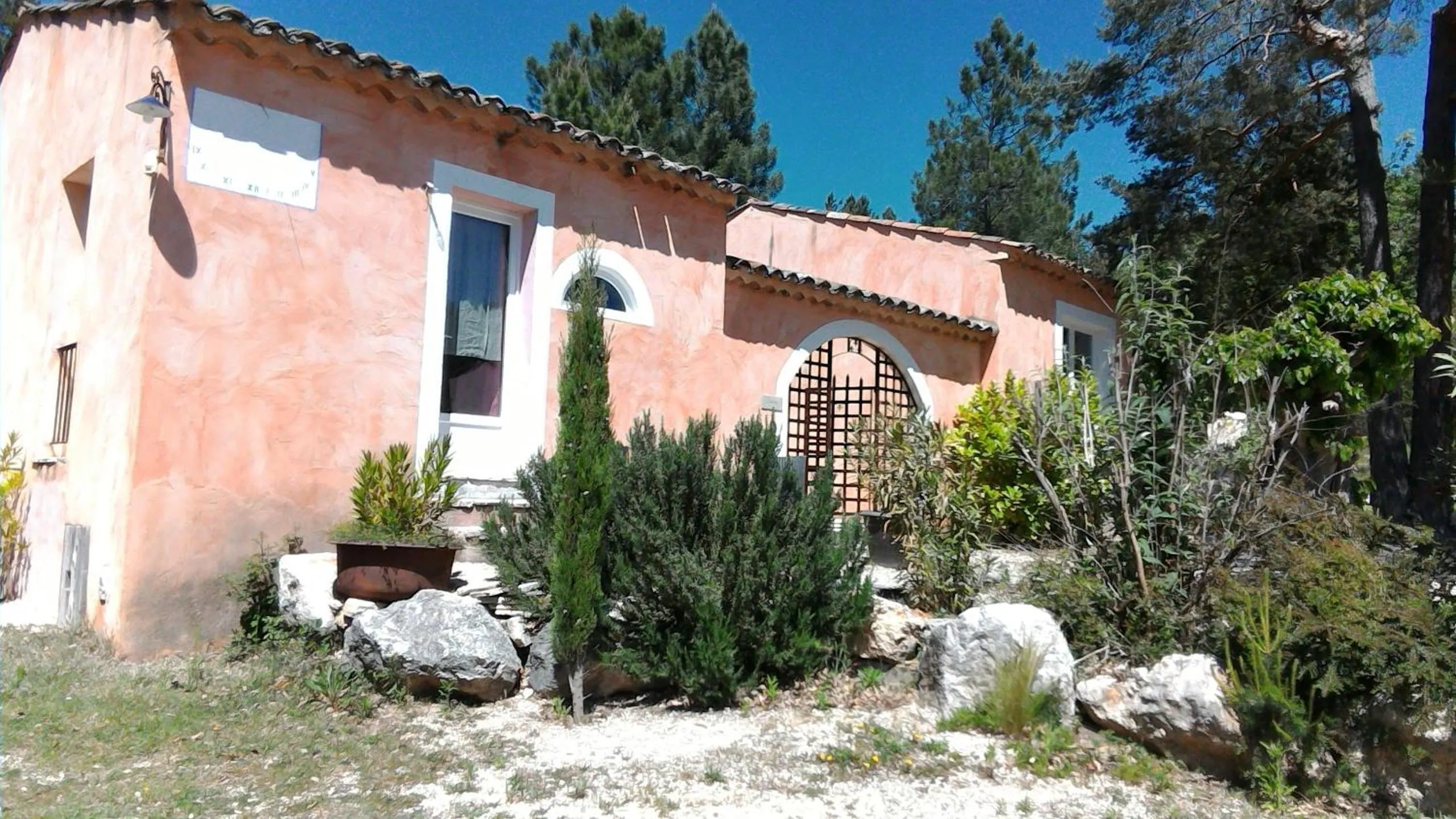 Facade/entrance in Studios et Gite La Sauvasse