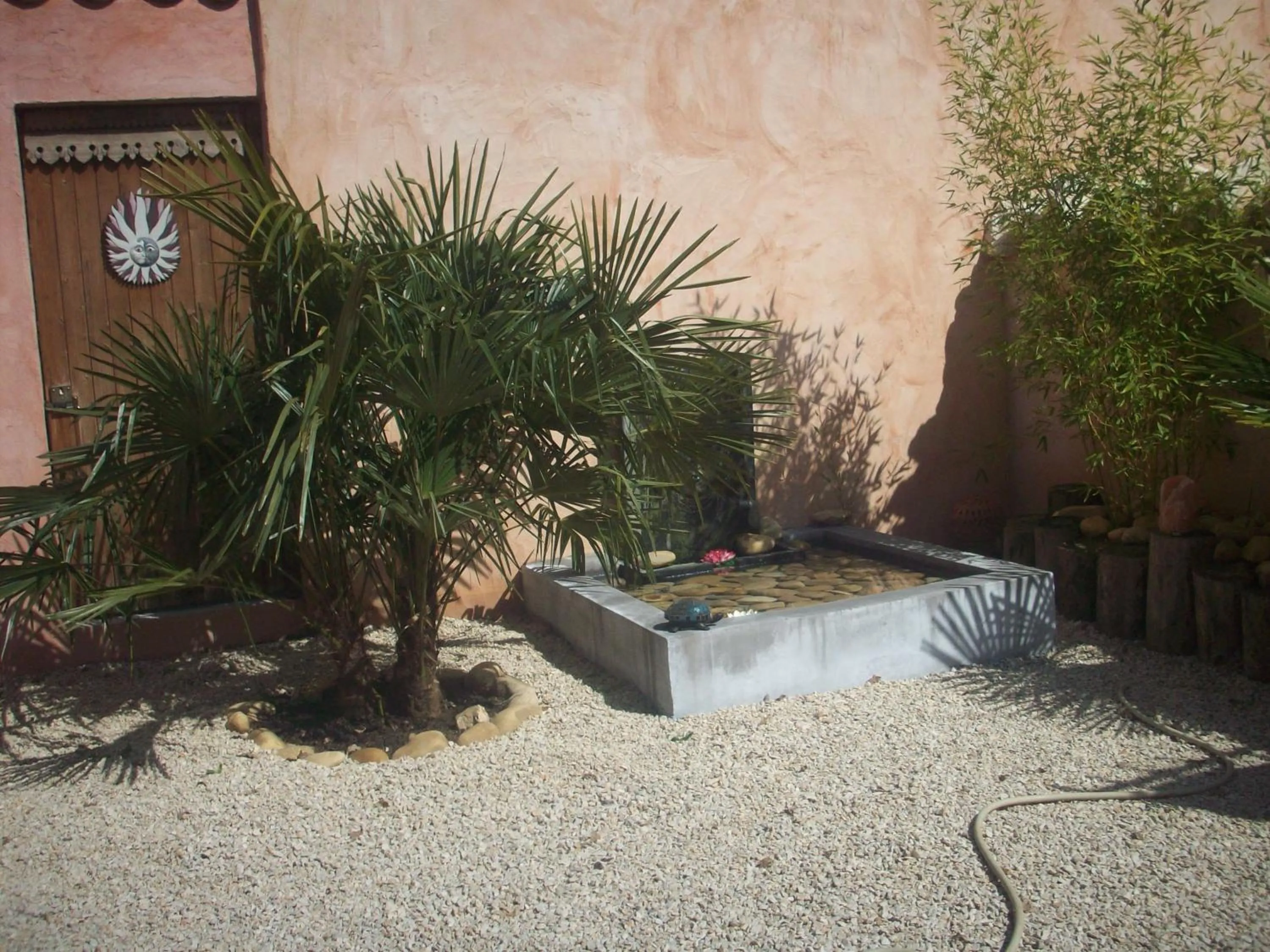 Facade/entrance in Studios et Gite La Sauvasse