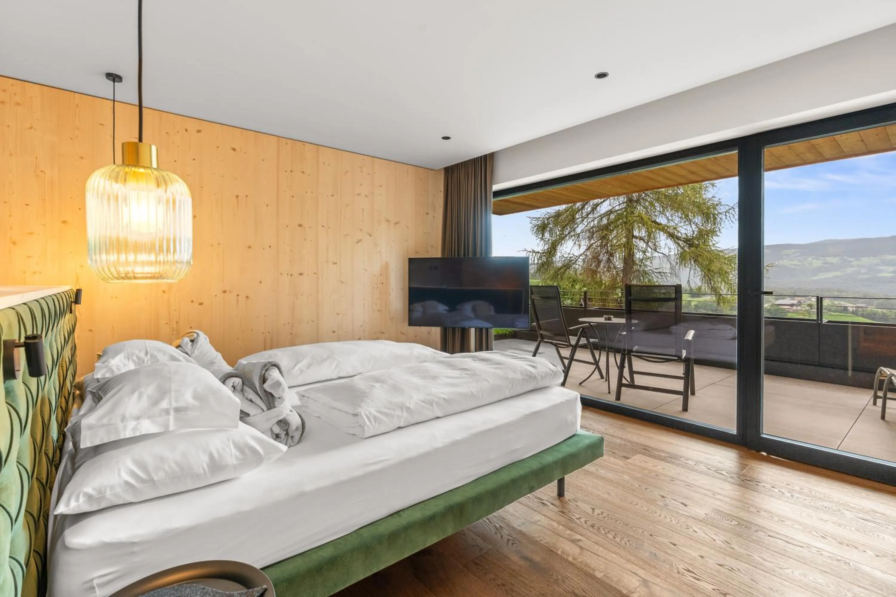 Bed in Dolomites Nature Hotel Vigilerhof