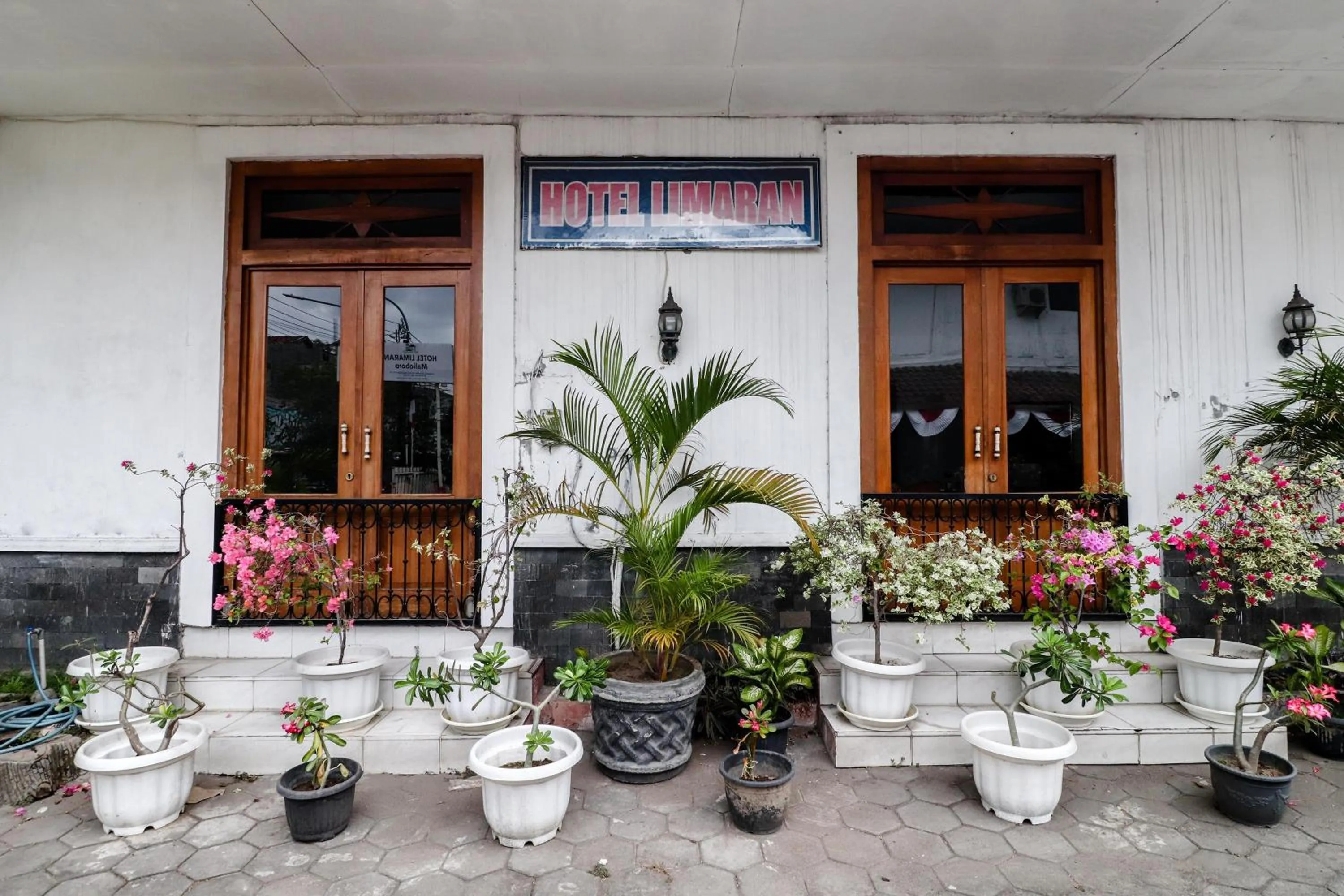 Property building in Hotel Limaran 1