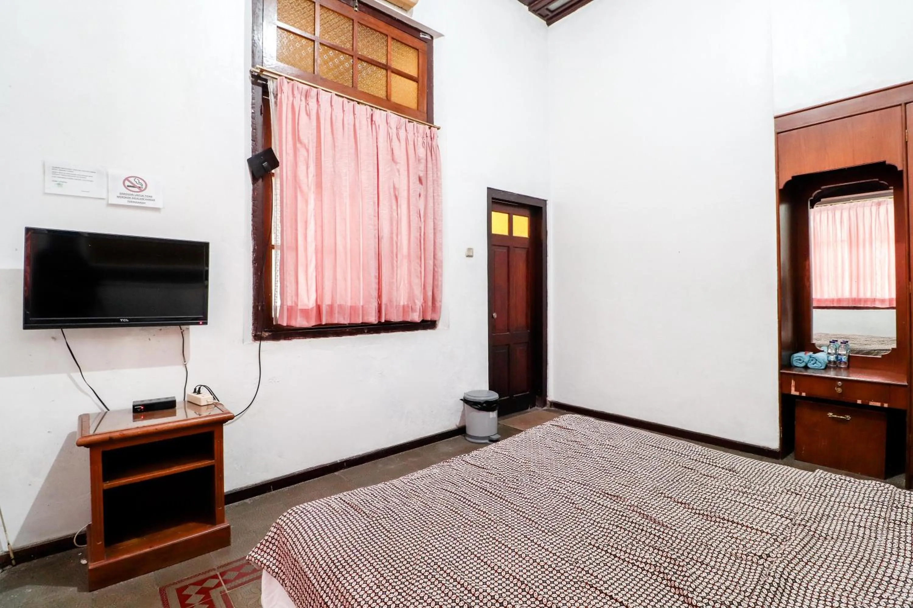 Bedroom, Bed in Hotel Limaran 1