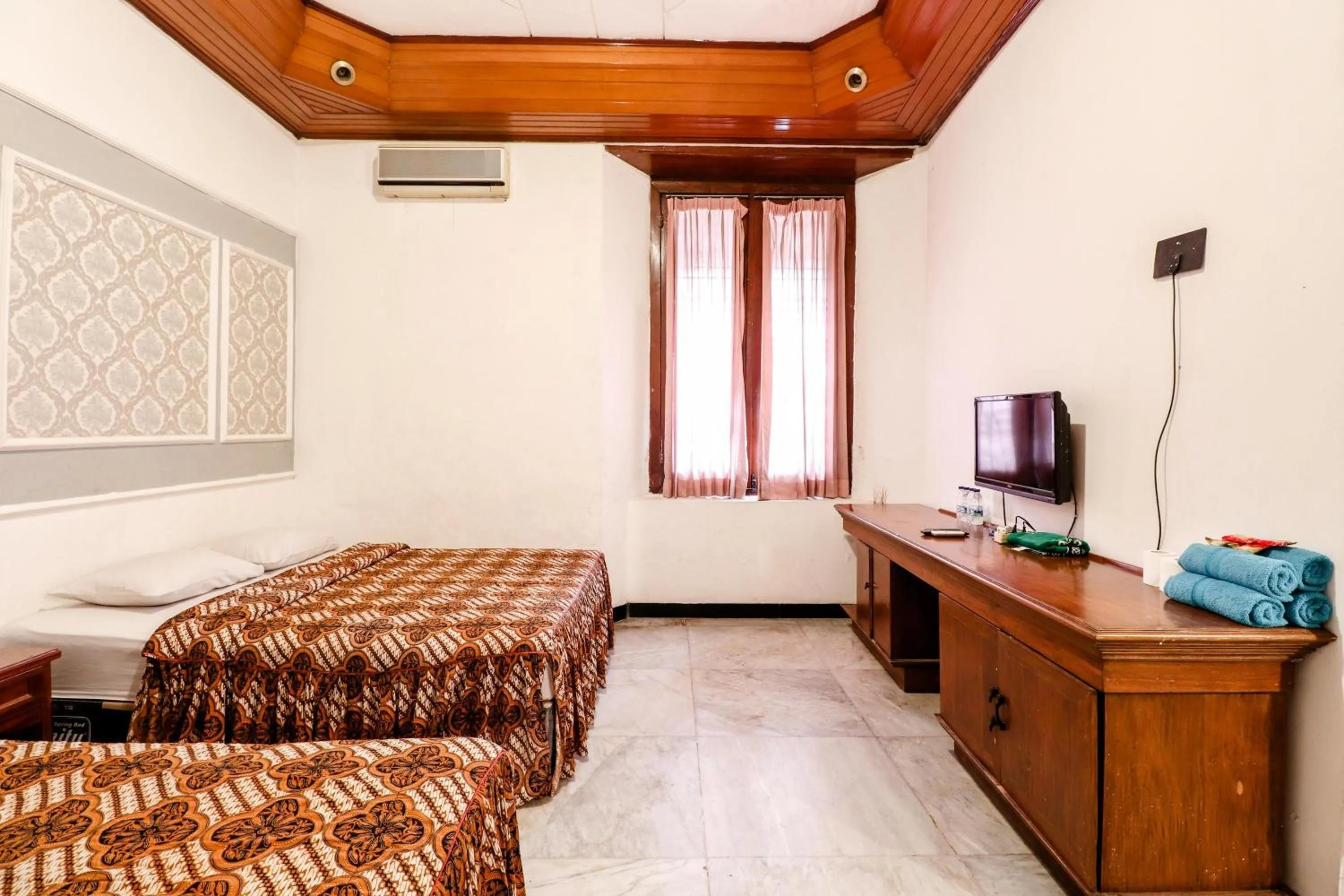 Bedroom, Bed in Hotel Limaran 1