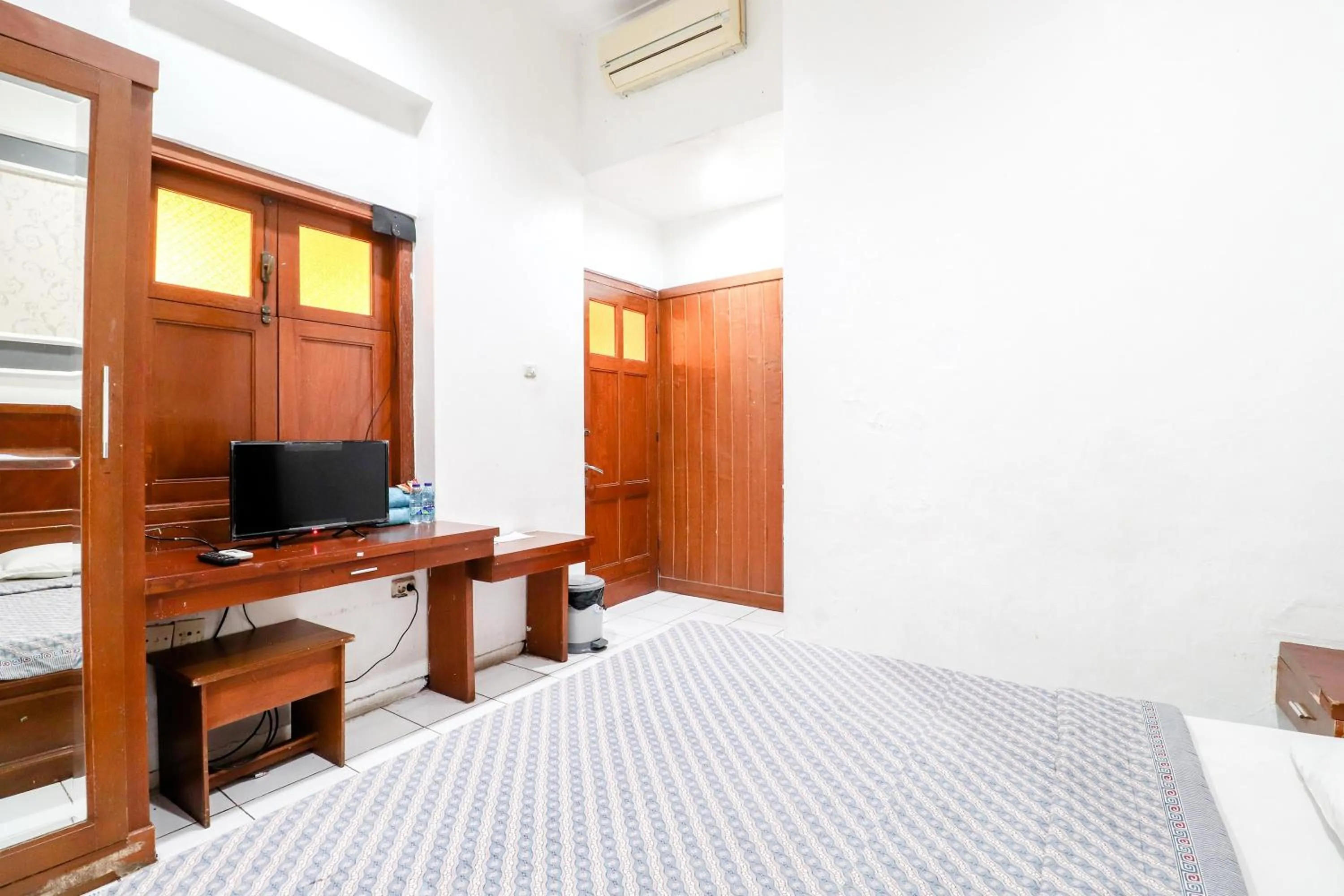 Bedroom, Bed in Hotel Limaran 1