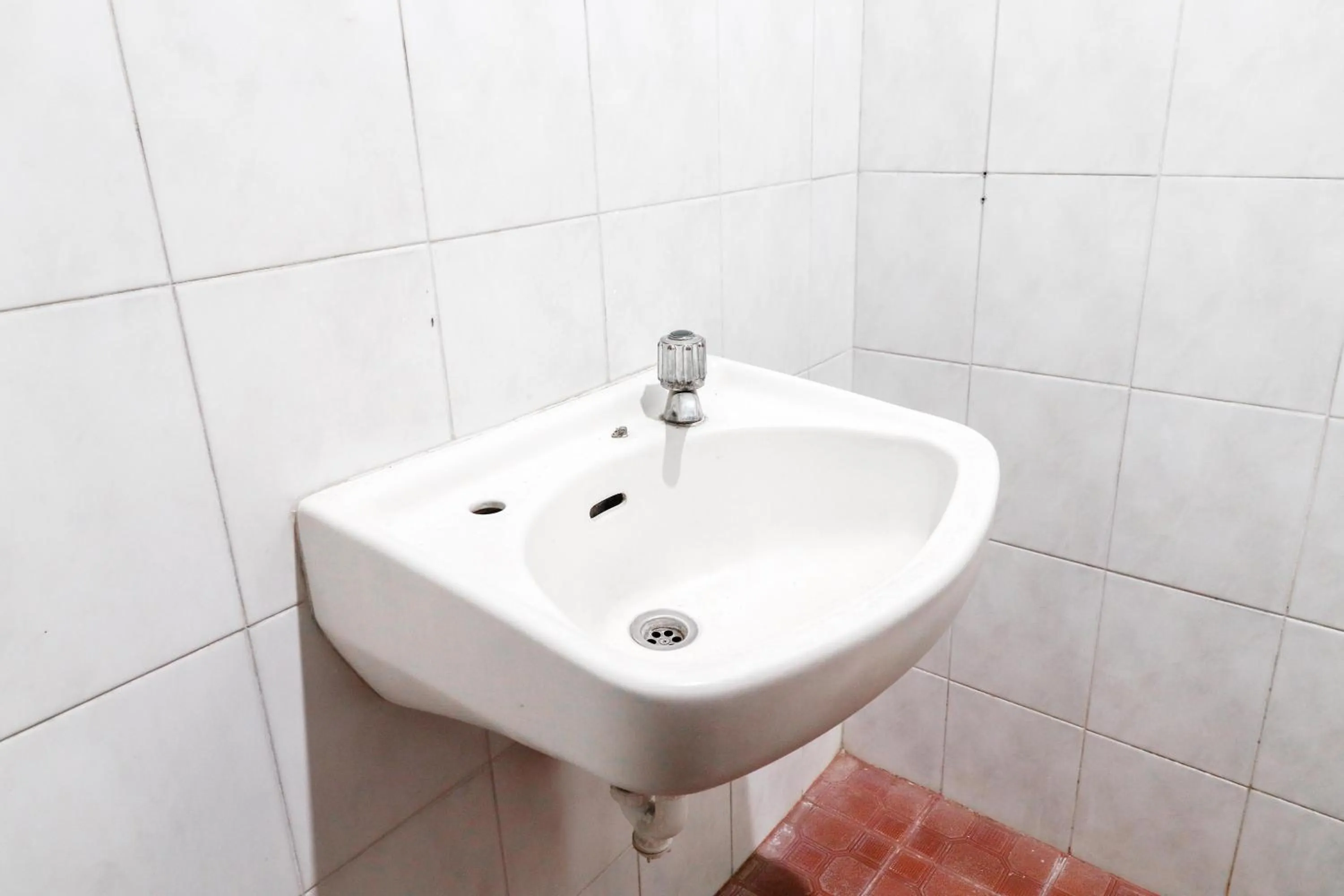 Bathroom in Hotel Limaran 1