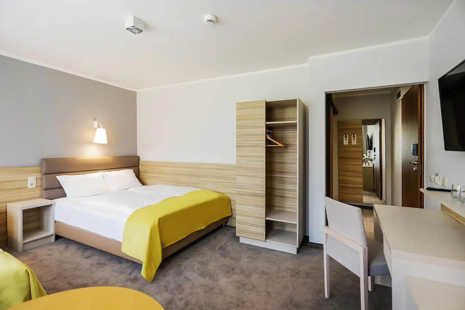 Bed in Poznań West Hotel - Airport