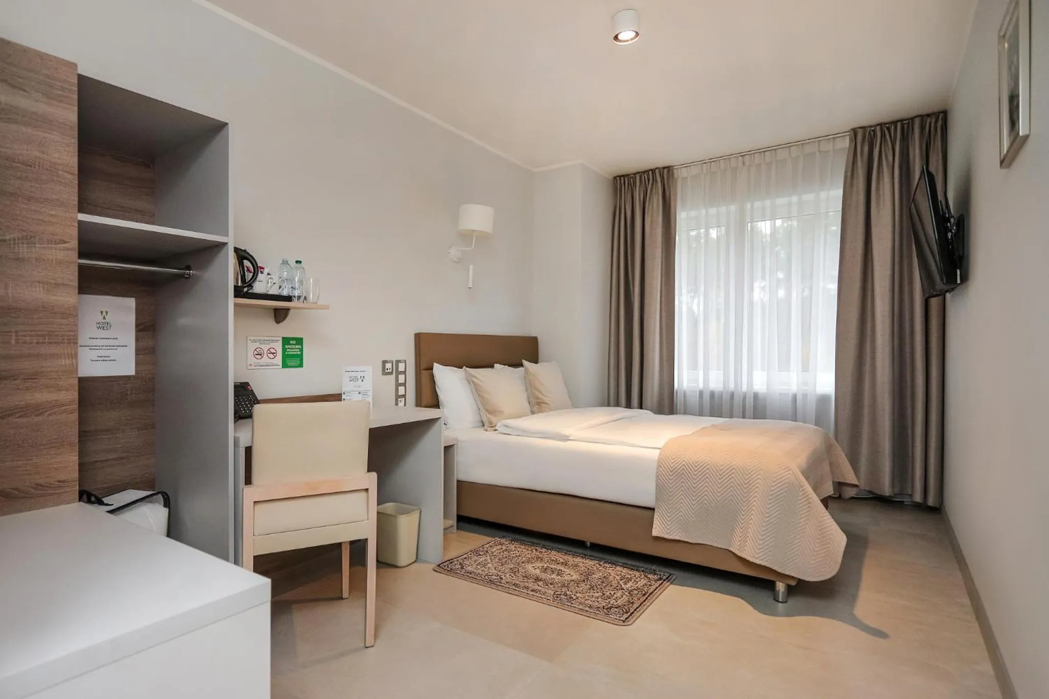 Photo of the whole room, Bed in Poznań West Hotel - Airport