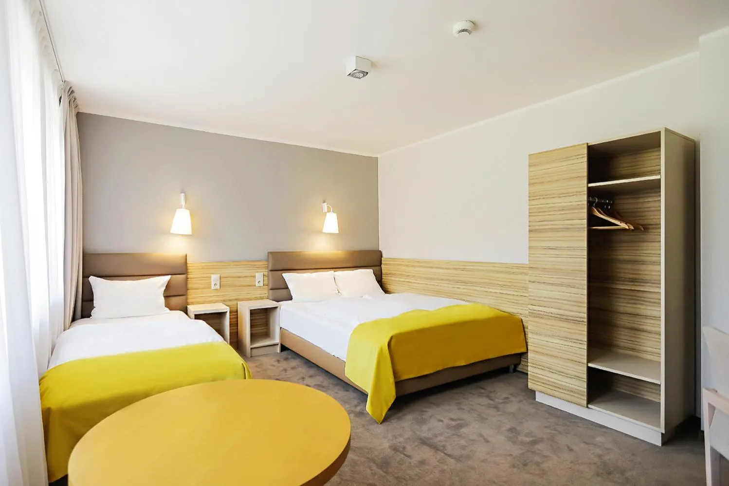 Bed in Poznań West Hotel - Airport