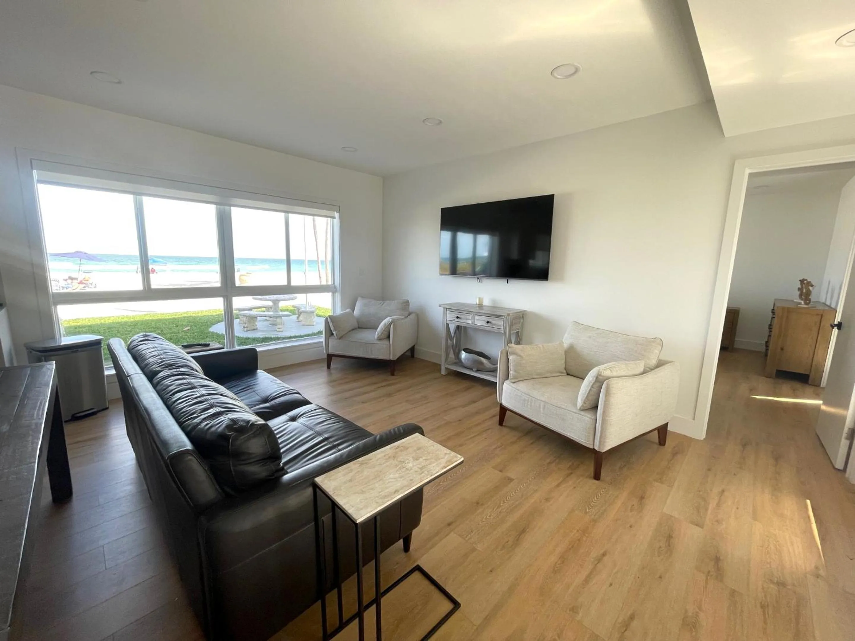 Living room in Shore View Hotel