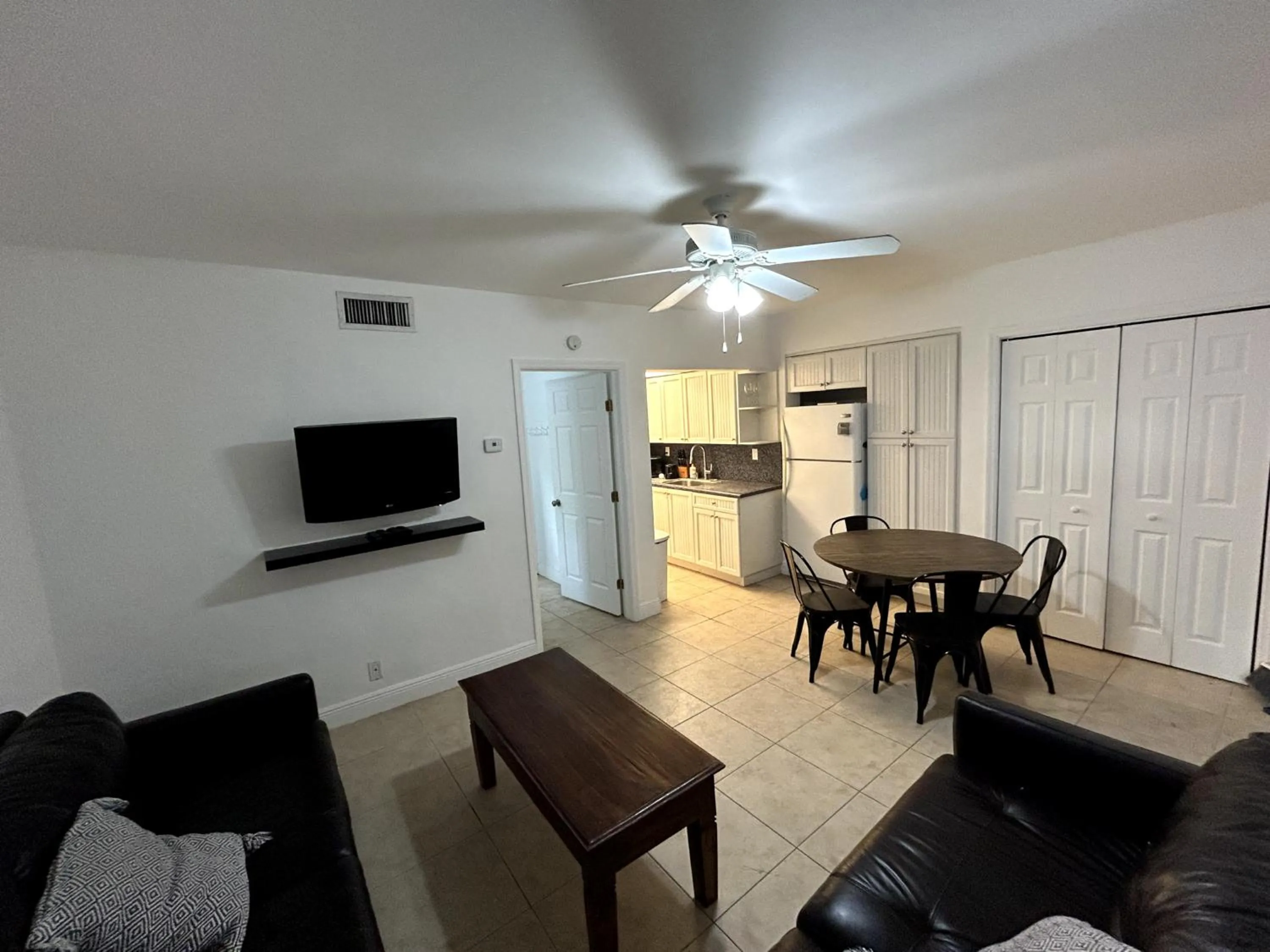 Living room in Shore View Hotel