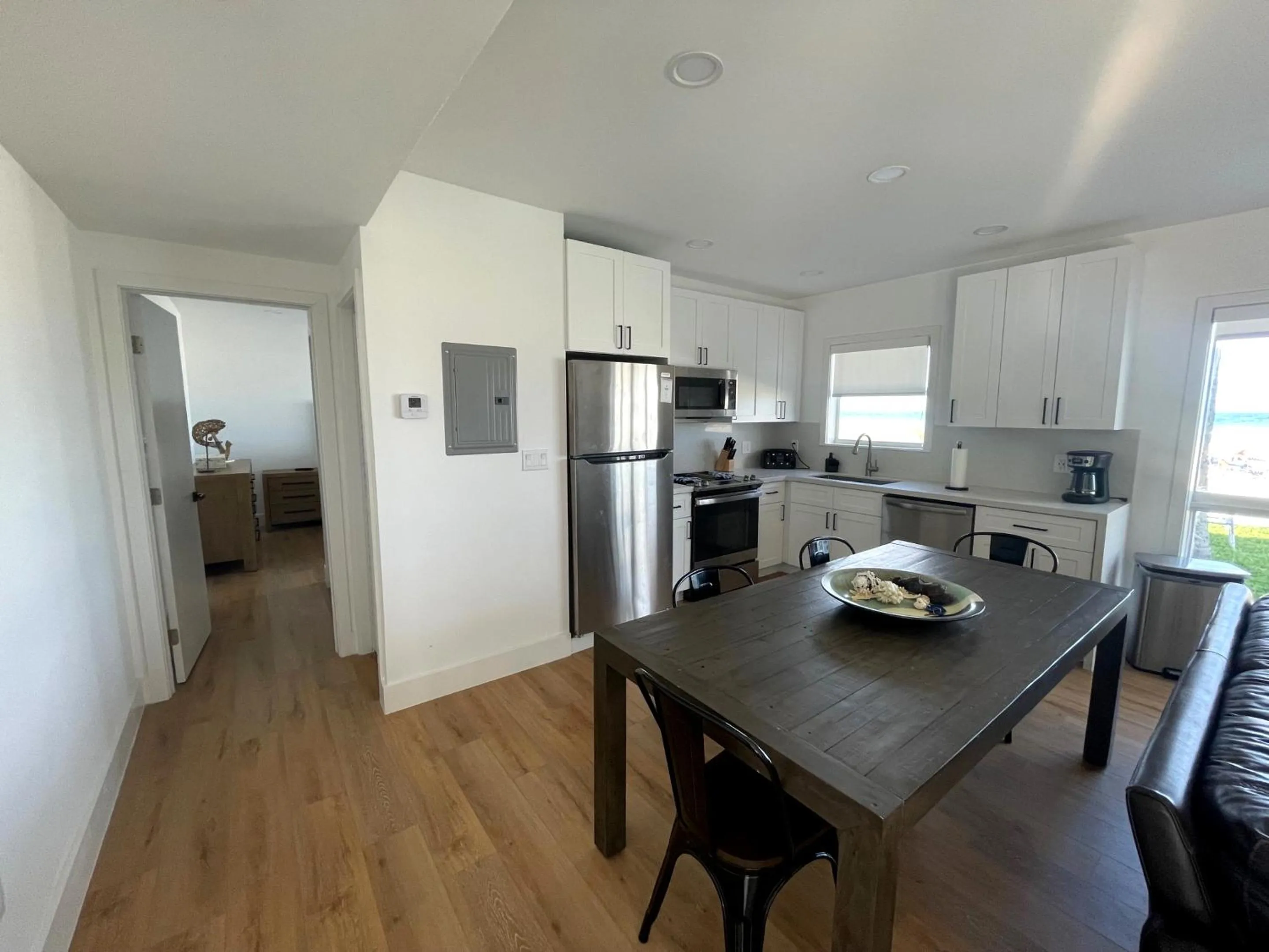 kitchen in Shore View Hotel