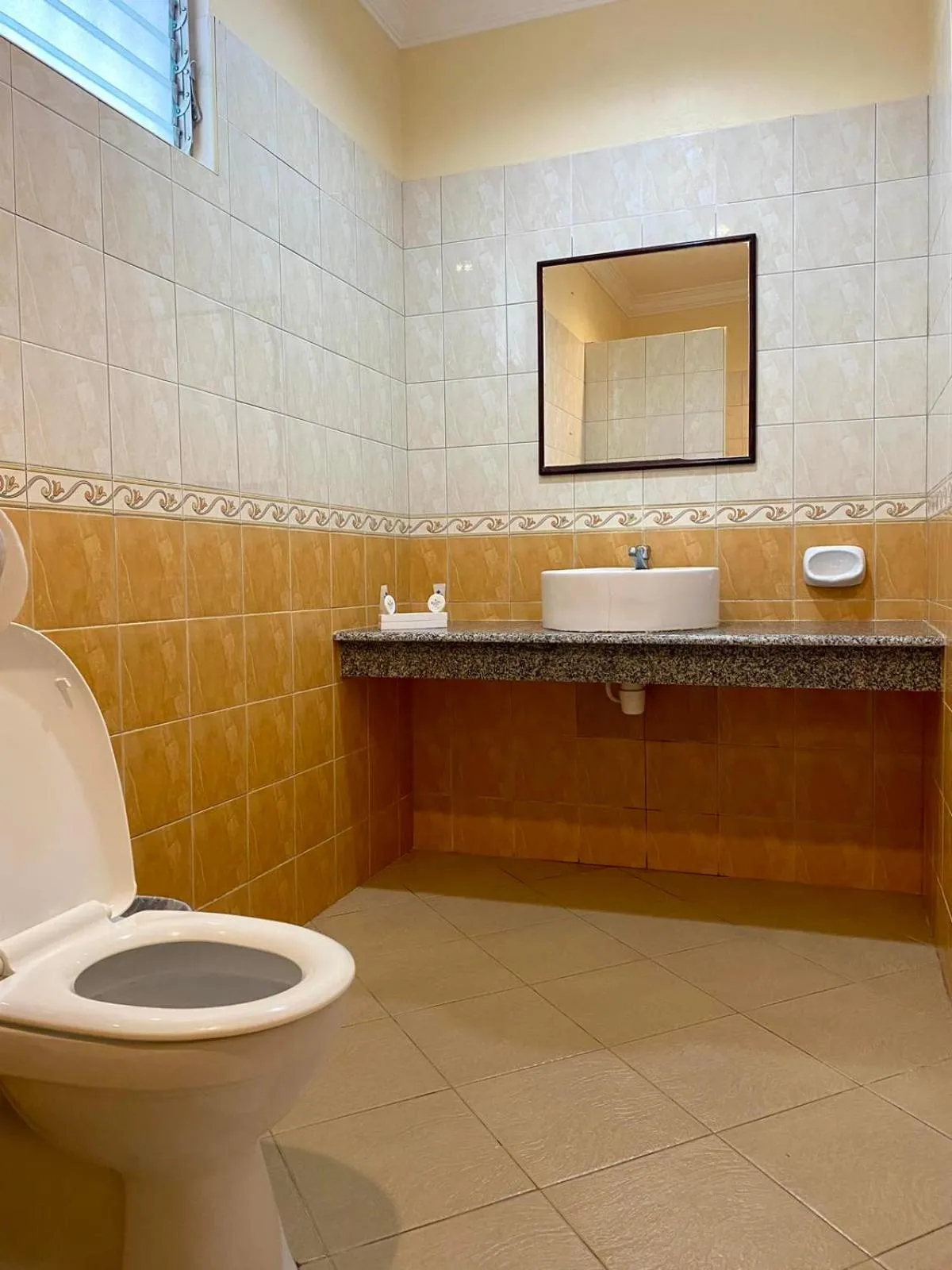 Toilet in Panglao Regents Park Resort