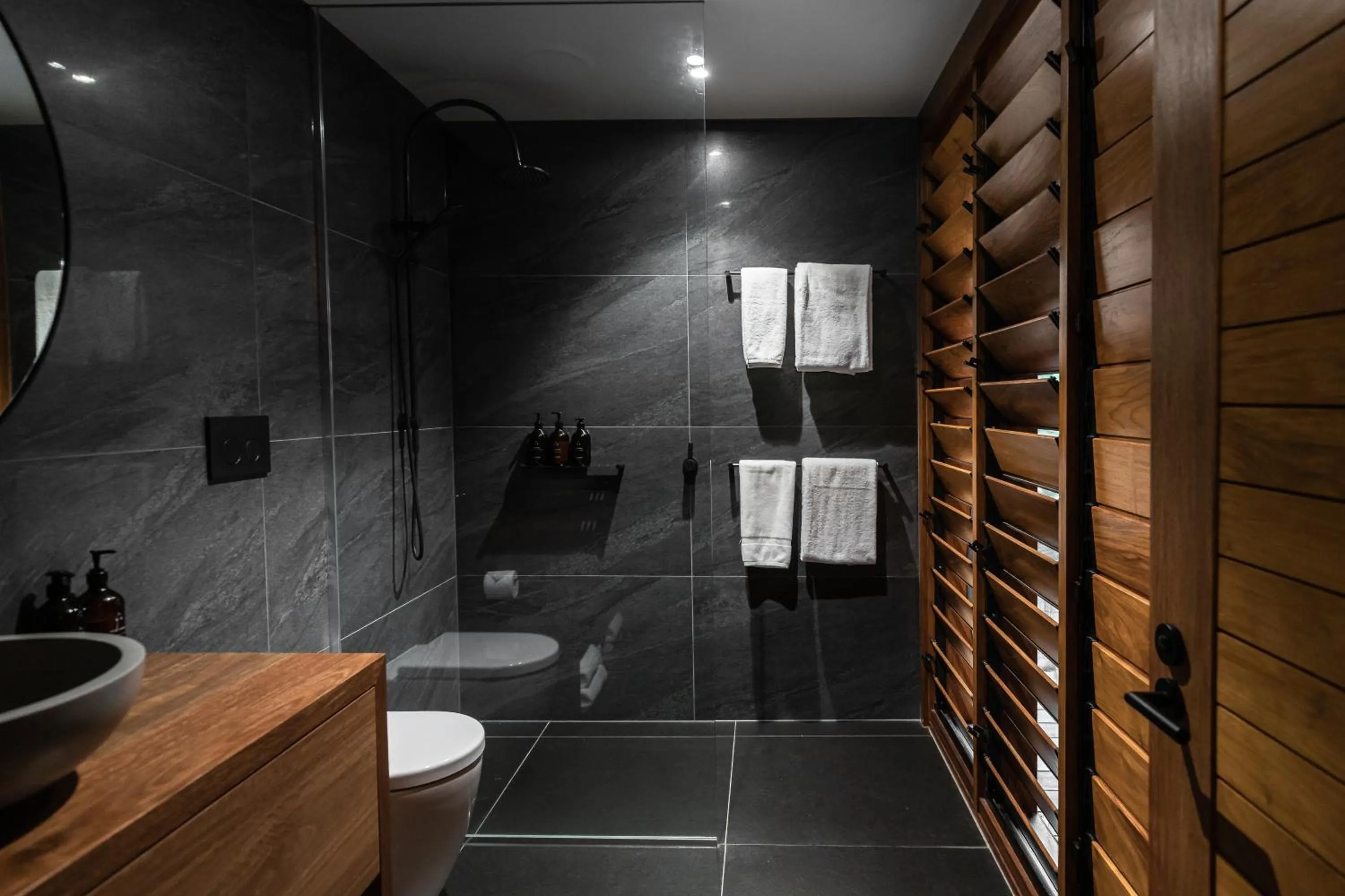 Bathroom in Mt Mulligan Lodge