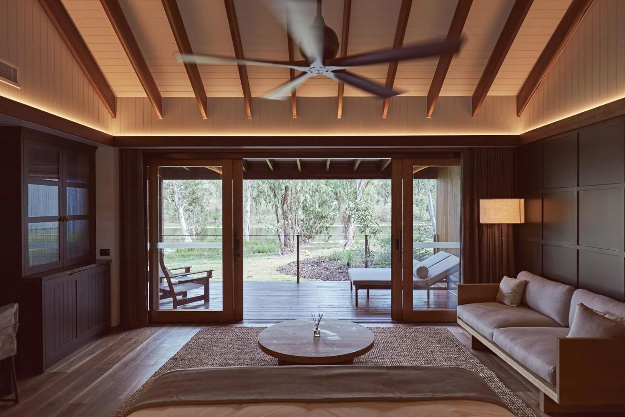 Seating area, Bed in Mt Mulligan Lodge