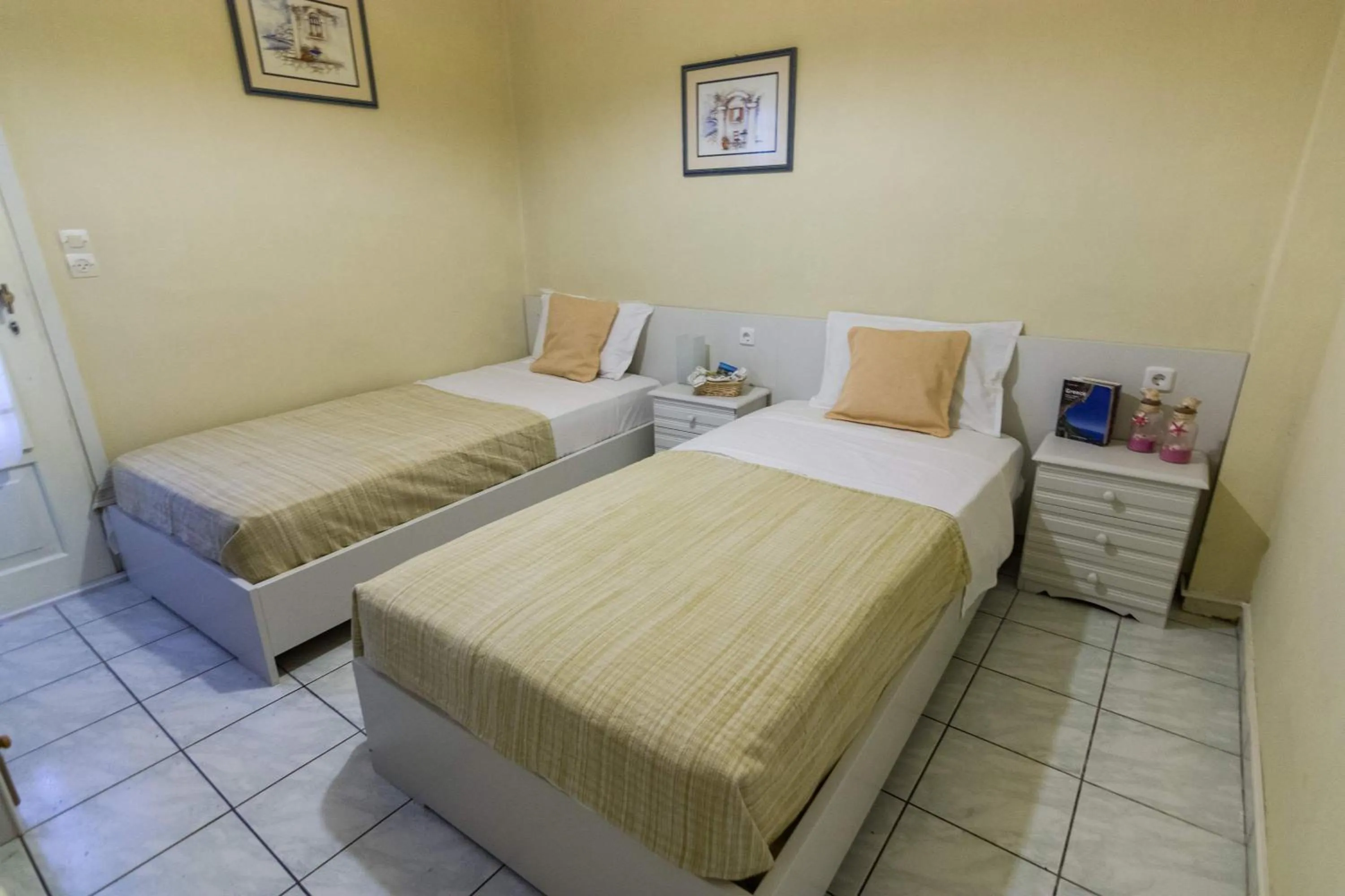 Photo of the whole room, Bed in Stathopoulos Apartments