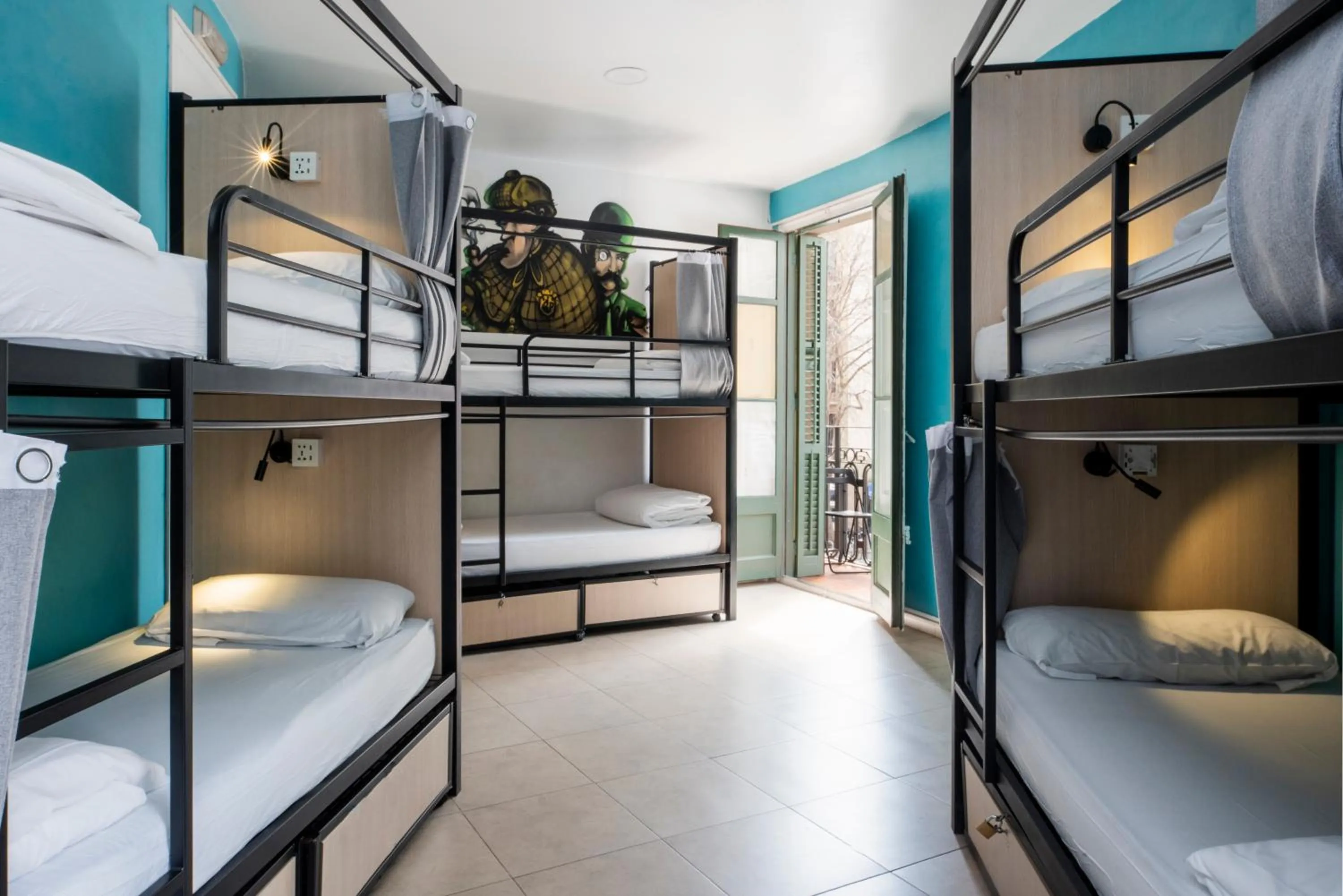 Photo of the whole room, Bed in No Limit Hostel Graffiti