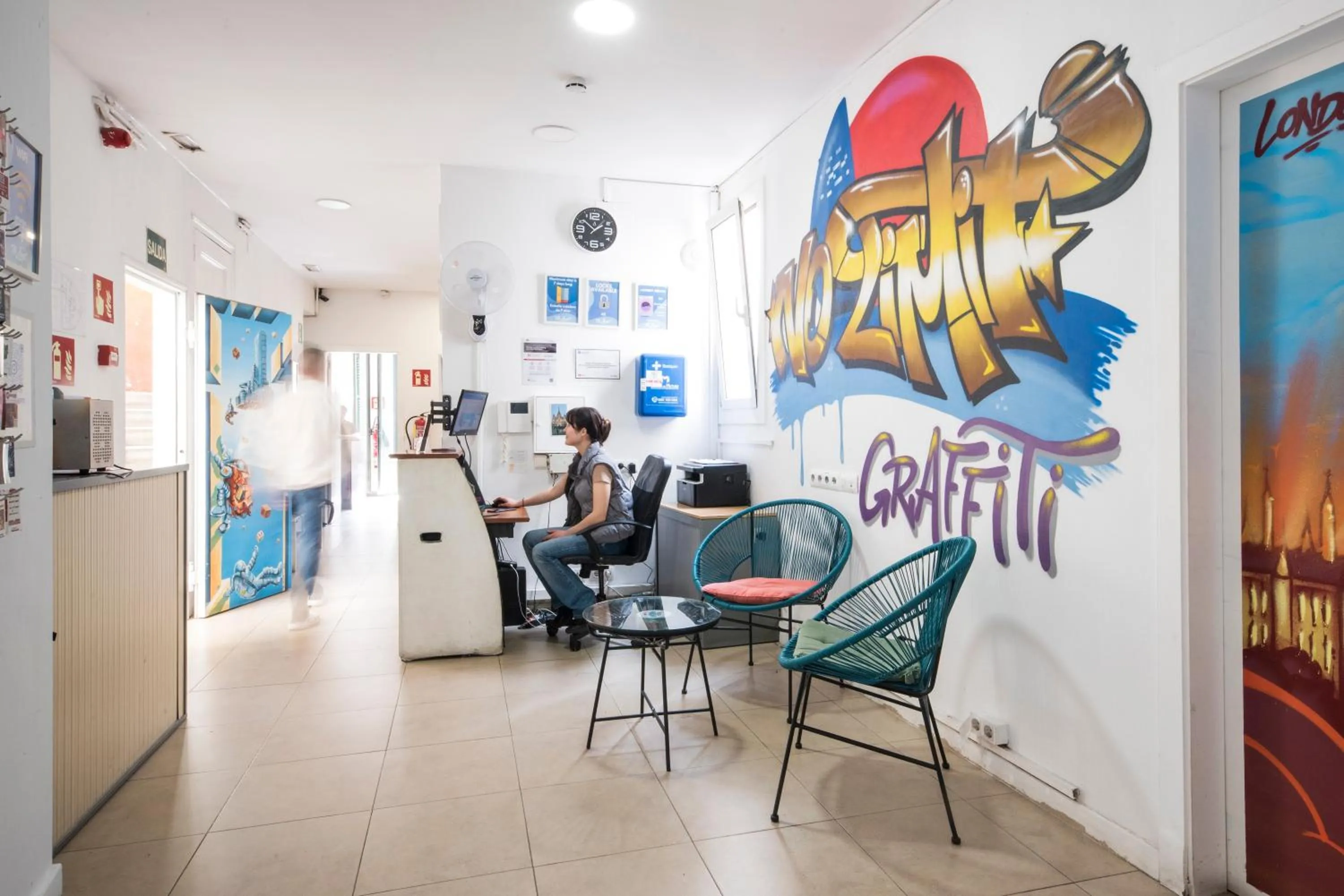 Lobby or reception in No Limit Hostel Graffiti