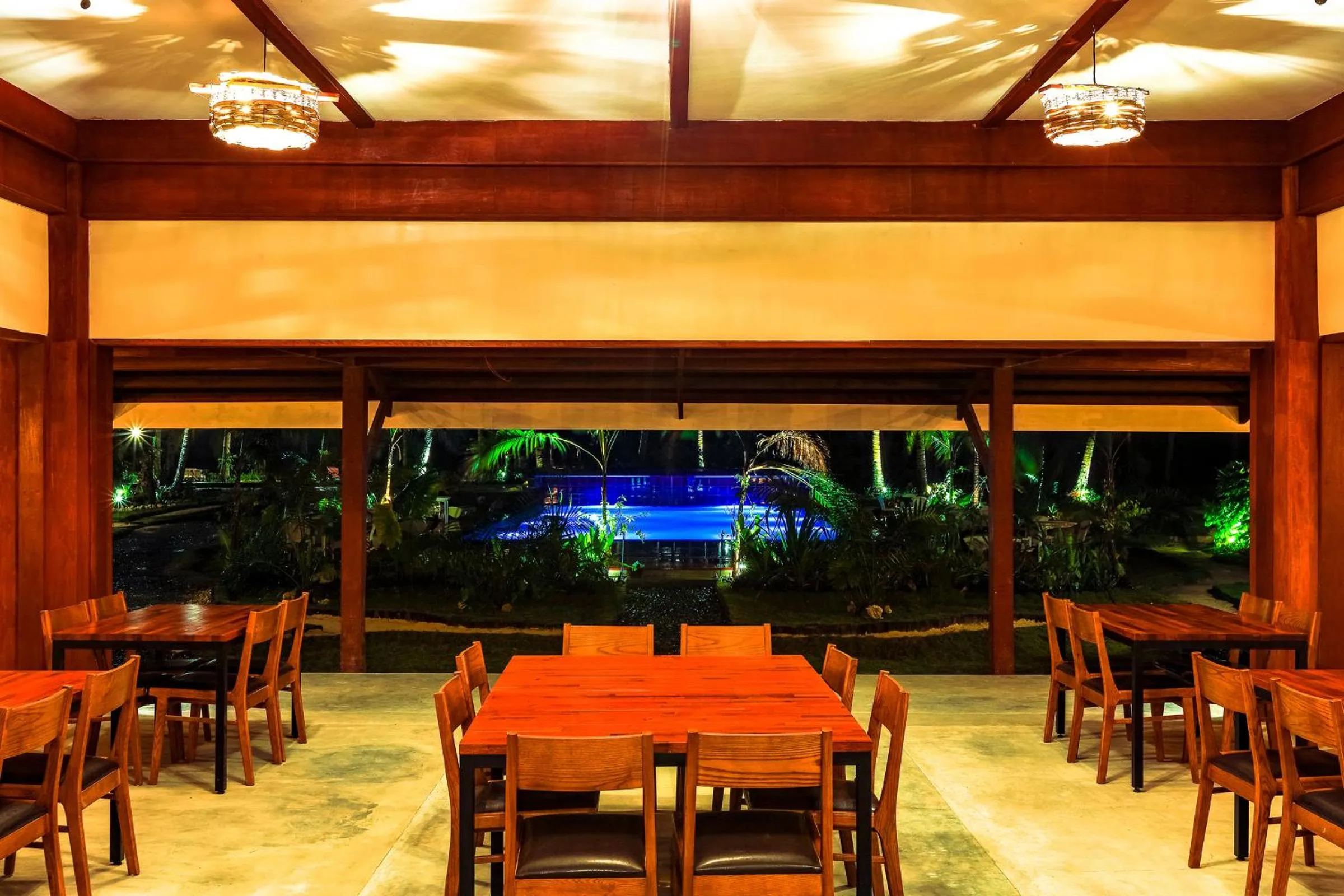 Restaurant/places to eat in Retreat Siargao Resort