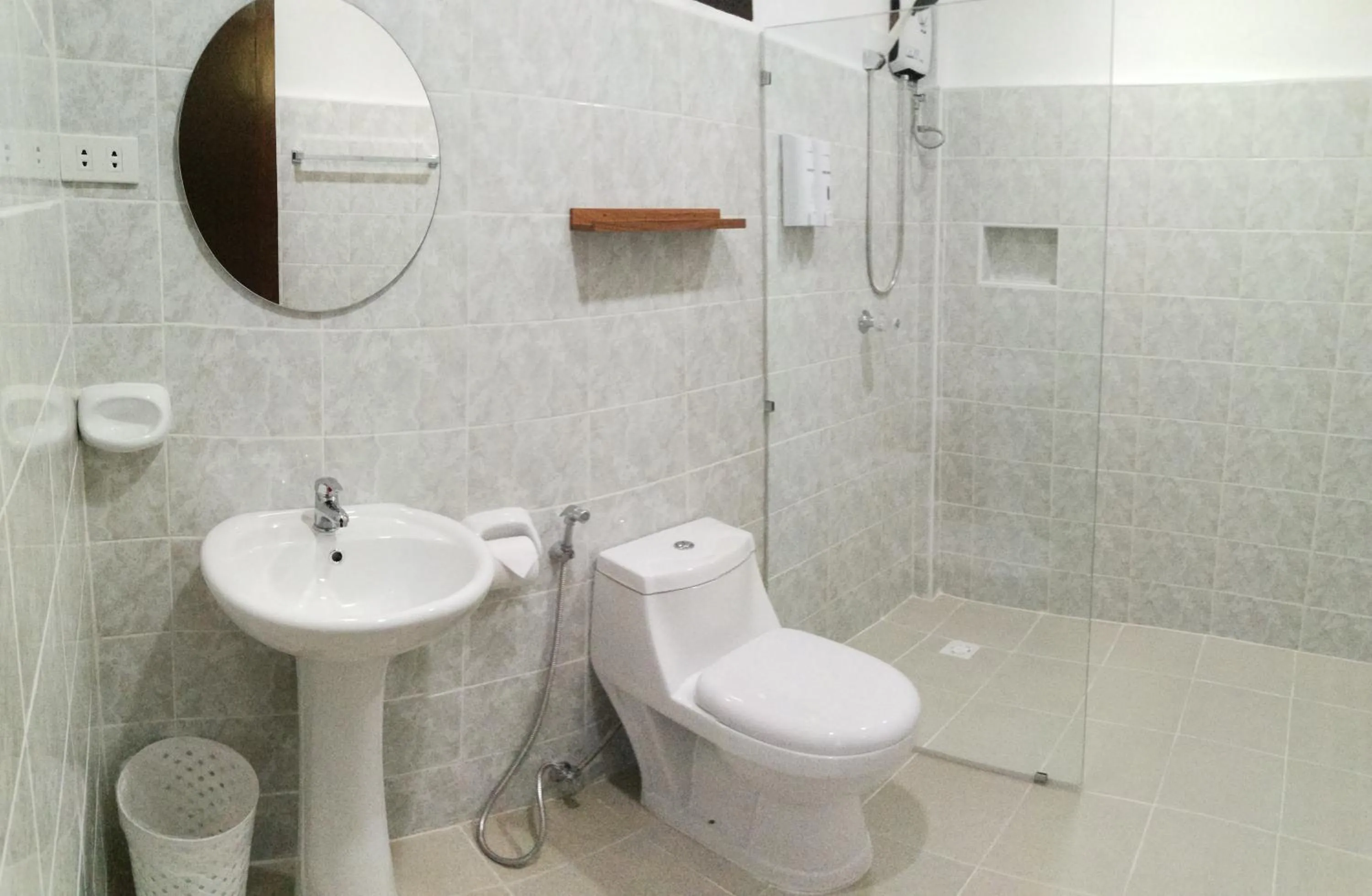 Shower in Wuthering Heights Bed & Breakfast by the Sea