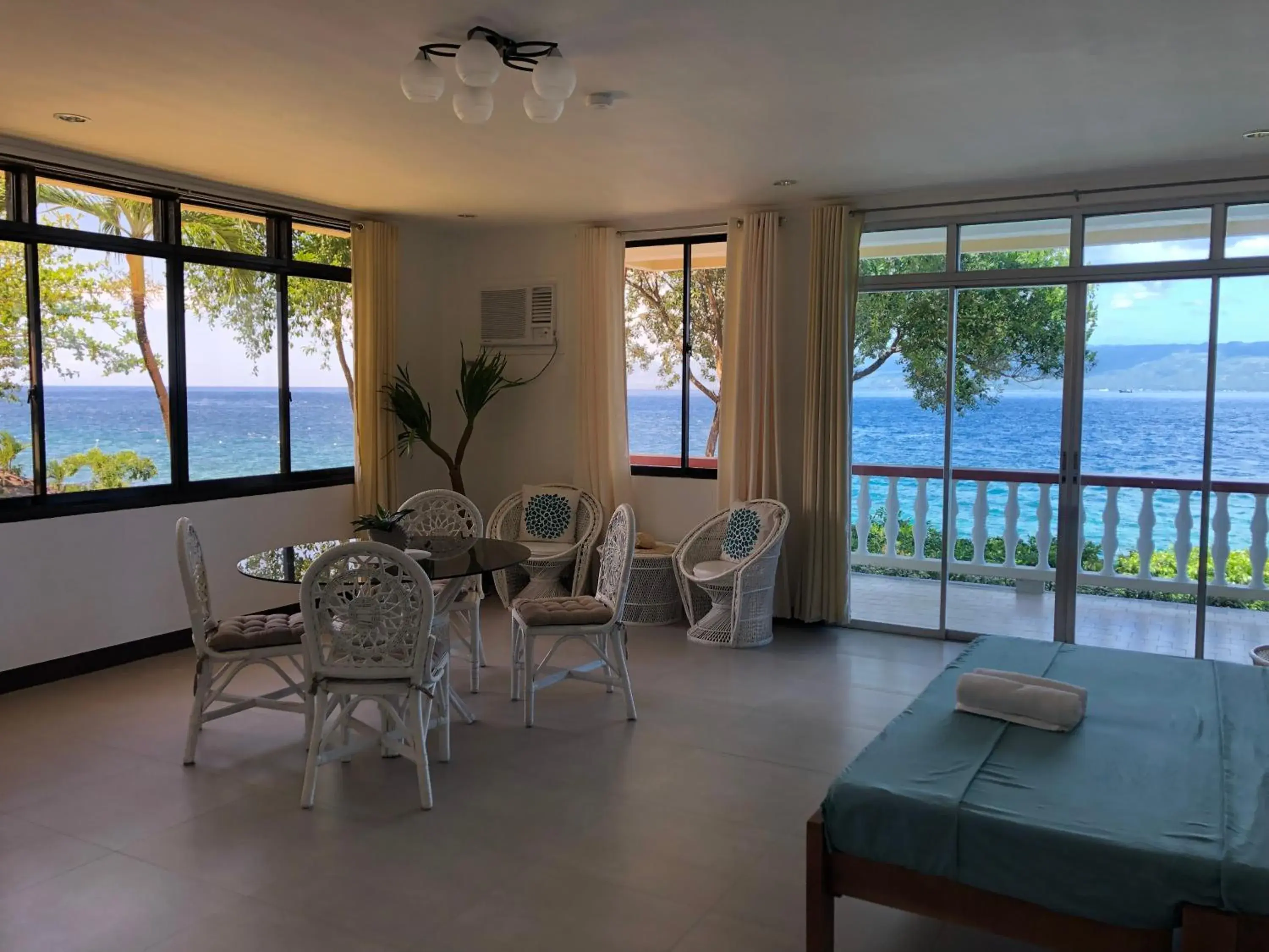 Suite with Sea View in Wuthering Heights Bed & Breakfast by the Sea Suite with Sea View in Wuthering Heights Bed & Breakfast by the Sea