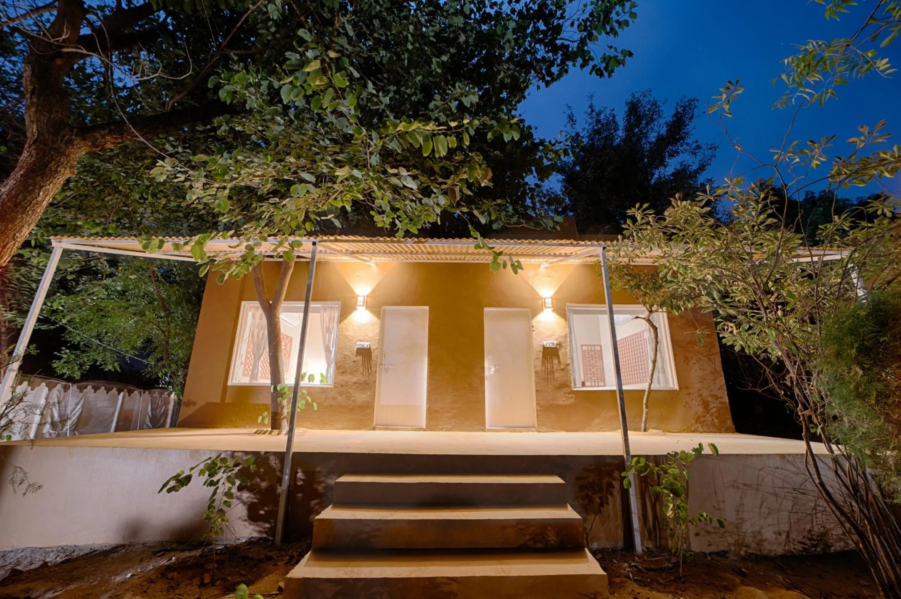 Deluxe Cottage in Ranthambore Tiger Machan