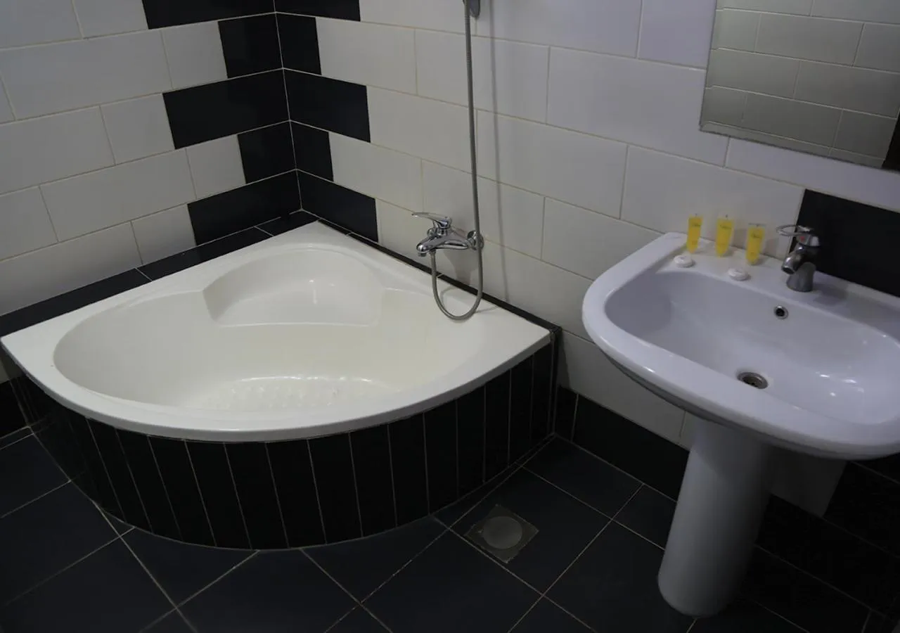 Bathroom in Ajnadeen Hotel