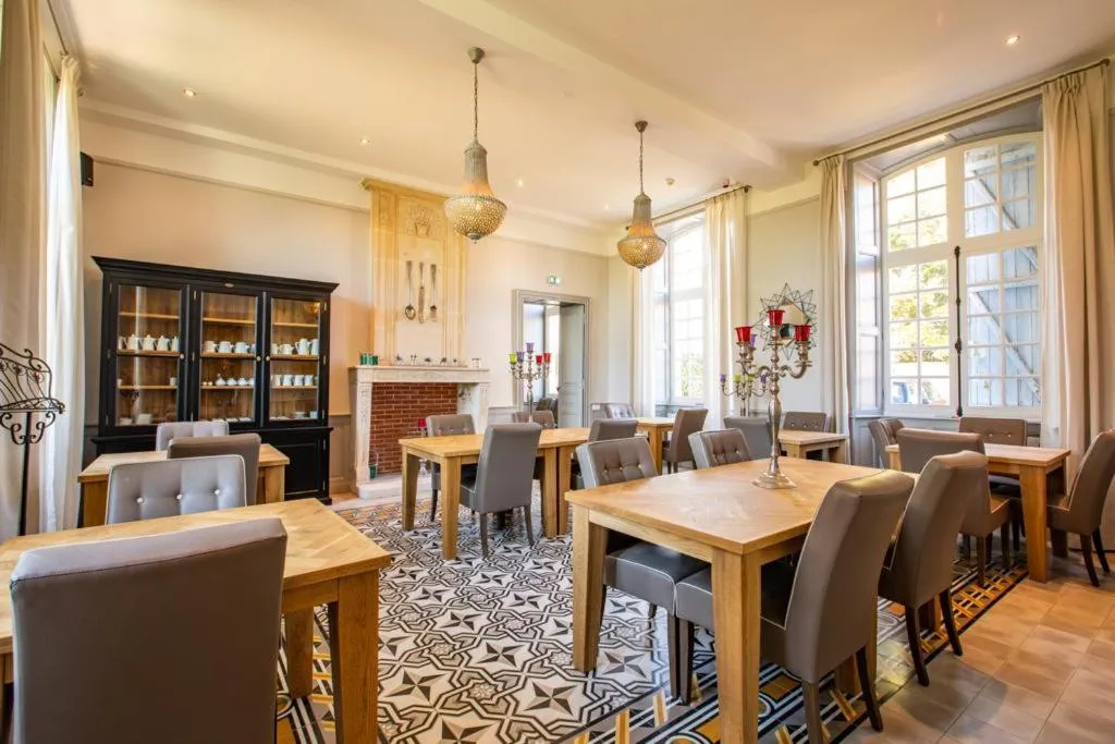 Restaurant/places to eat in Hôtel Château de Didonne