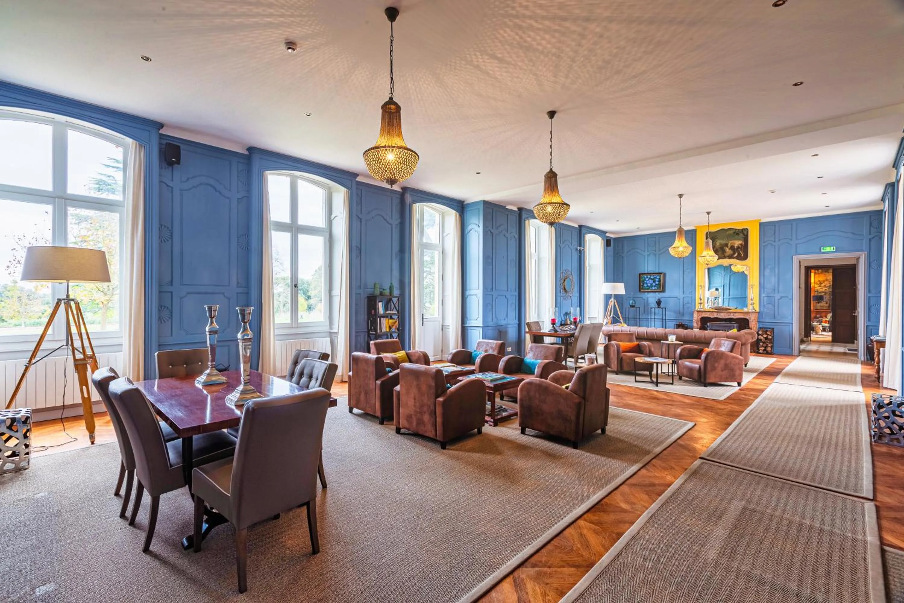 Living room in Hôtel Château de Didonne