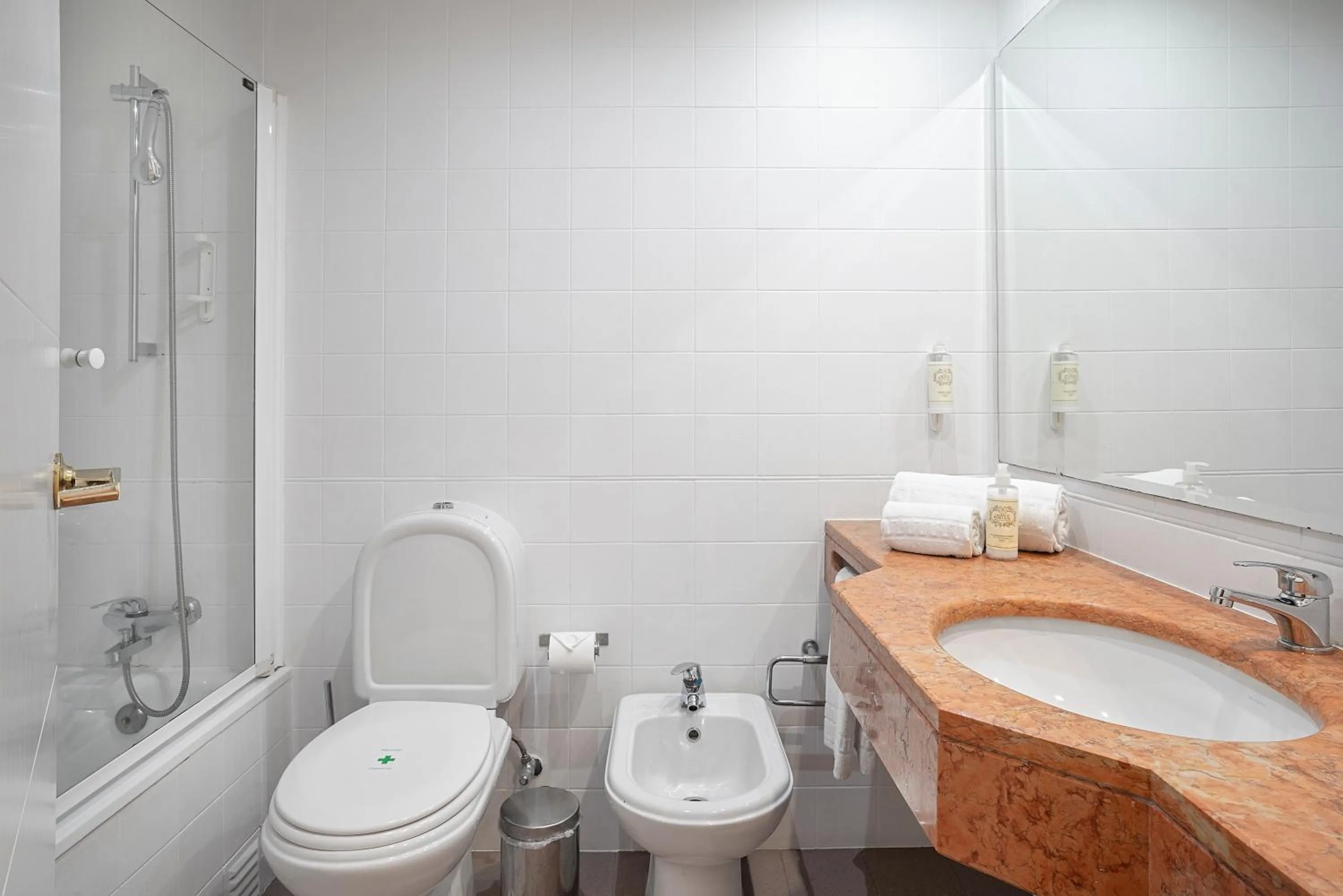 Shower in Hotel Amadeos - Matosinhos - Porto